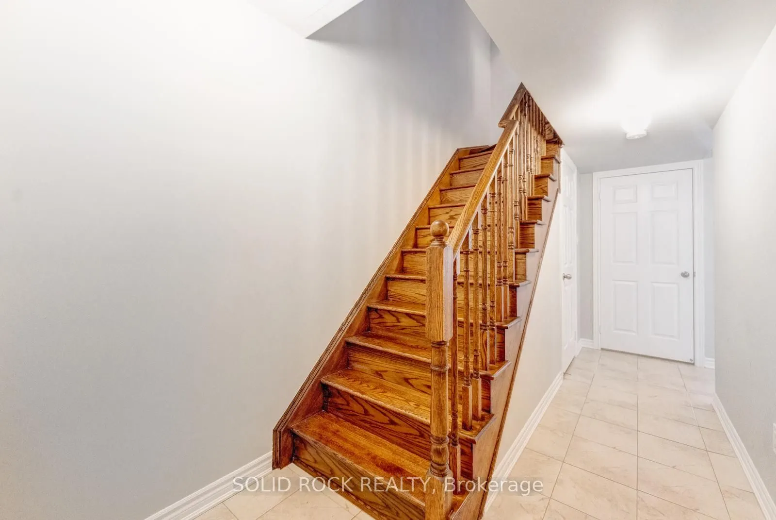 142 Farooq Boulevard S