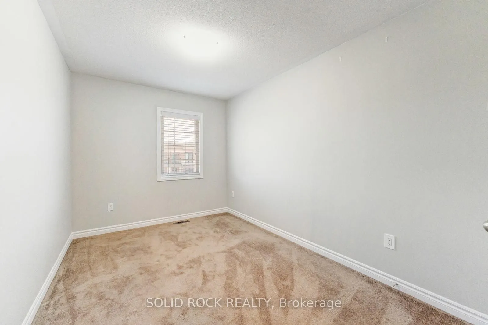 142 Farooq Boulevard S