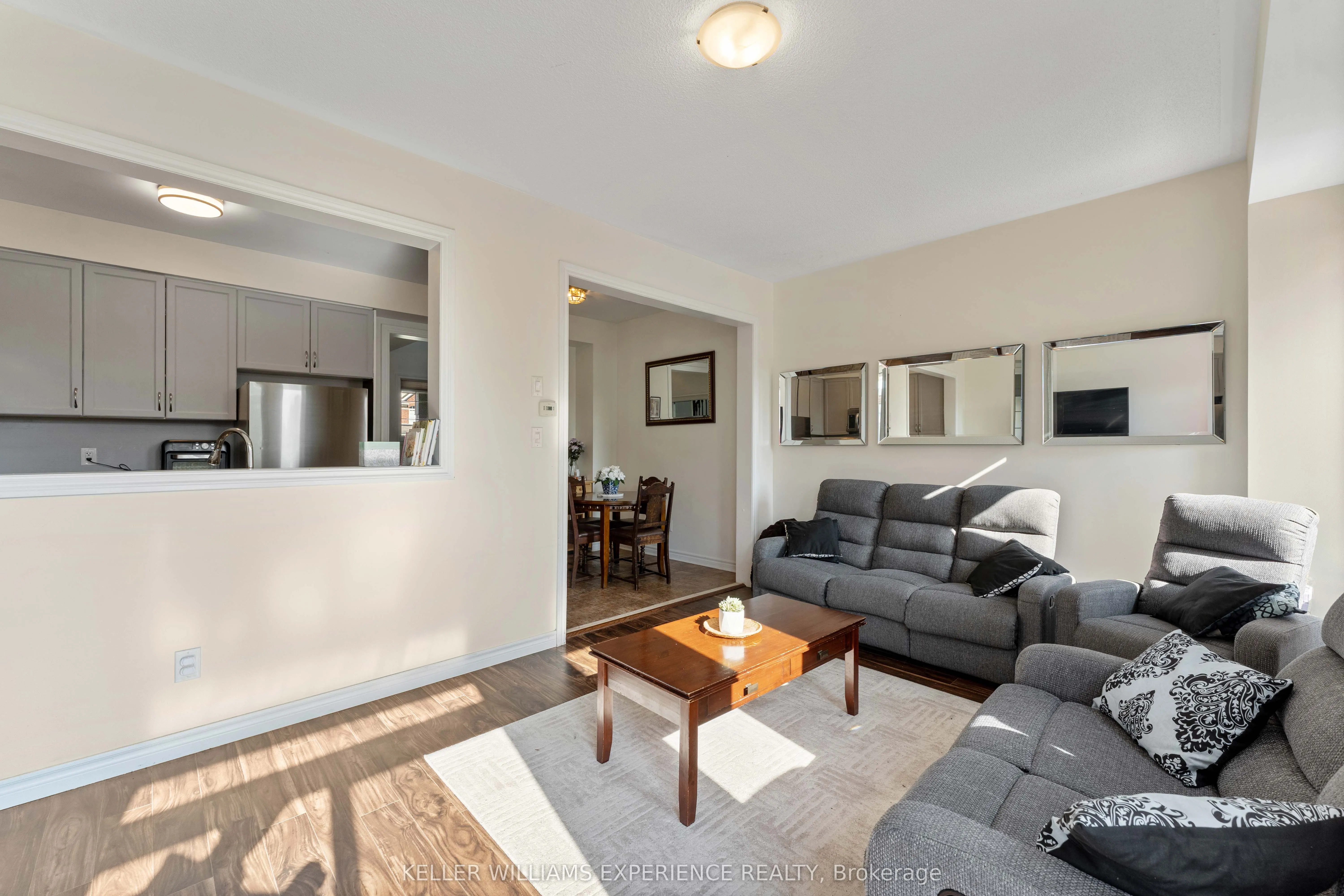 110 COLLIER Crescent