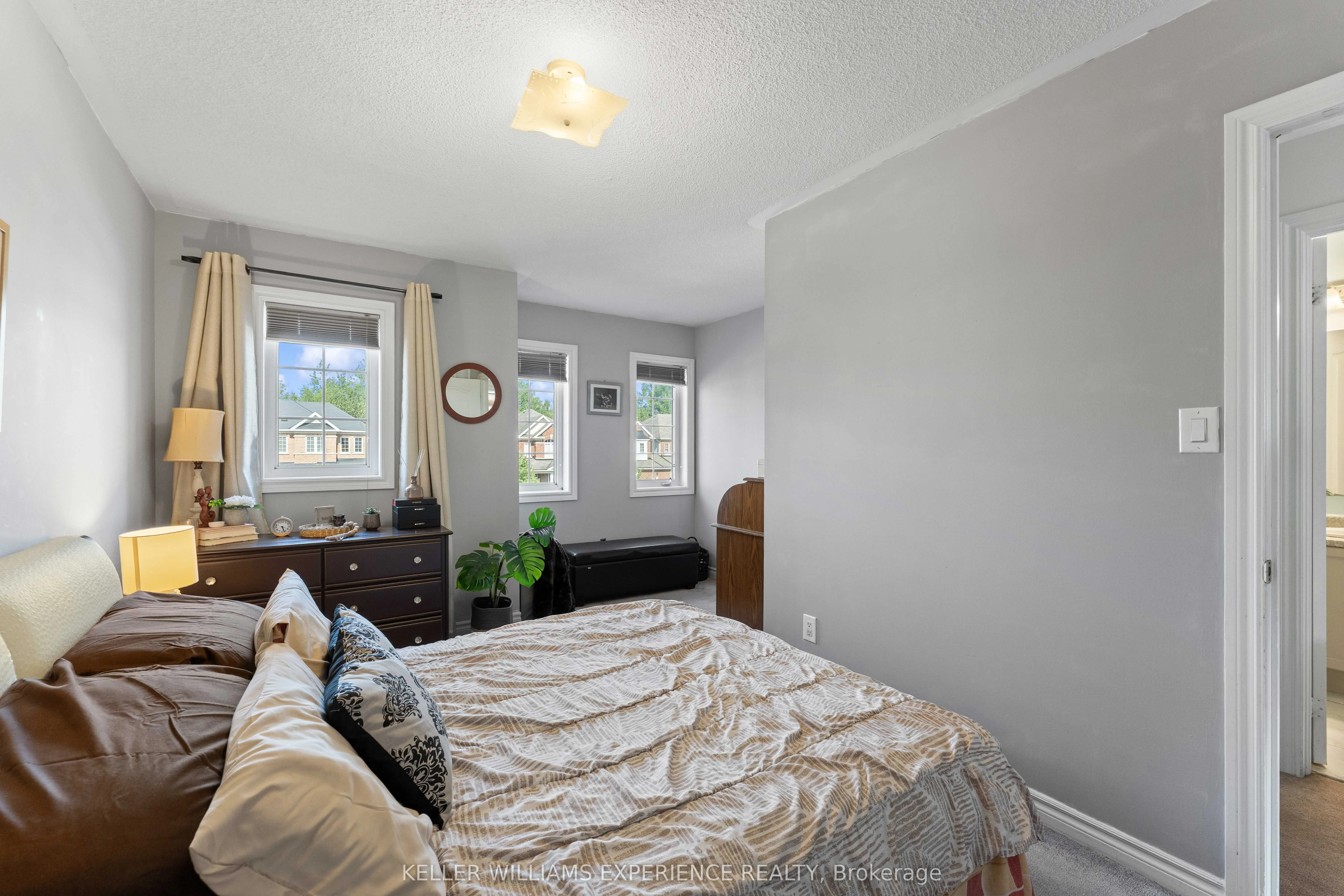 110 COLLIER Crescent