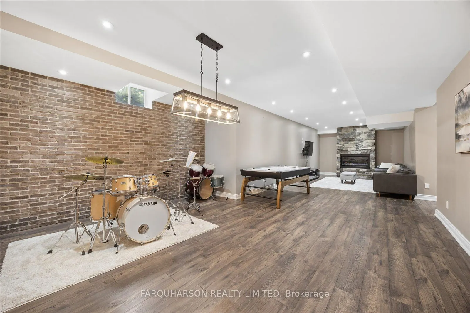 41 Country Club Crescent