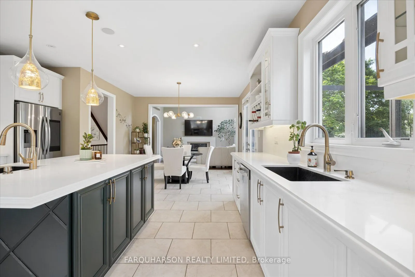 41 Country Club Crescent