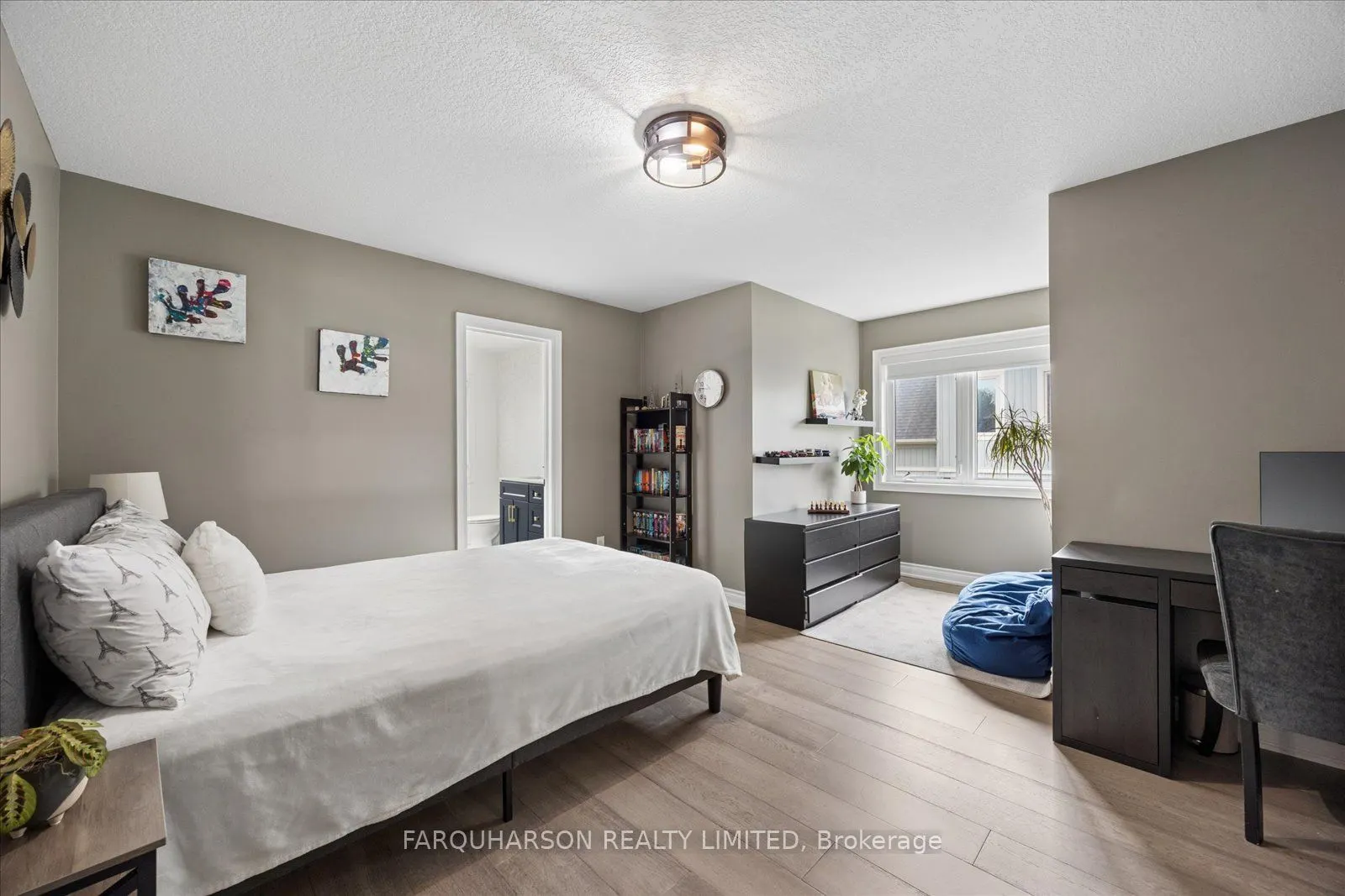 41 Country Club Crescent