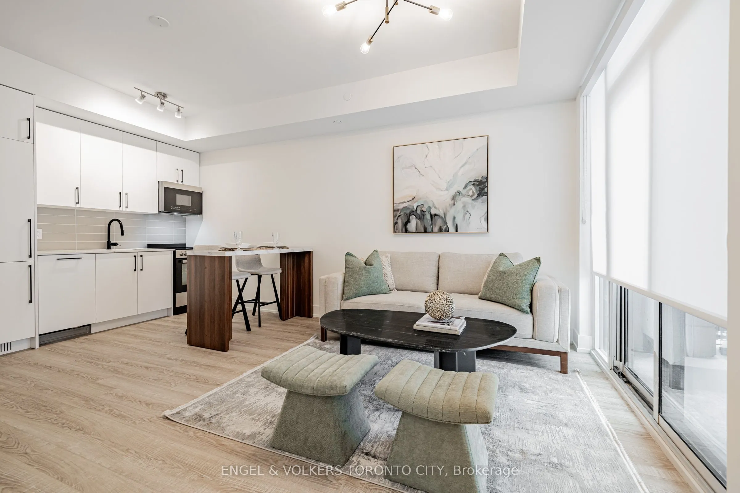 2075 King Road #249
