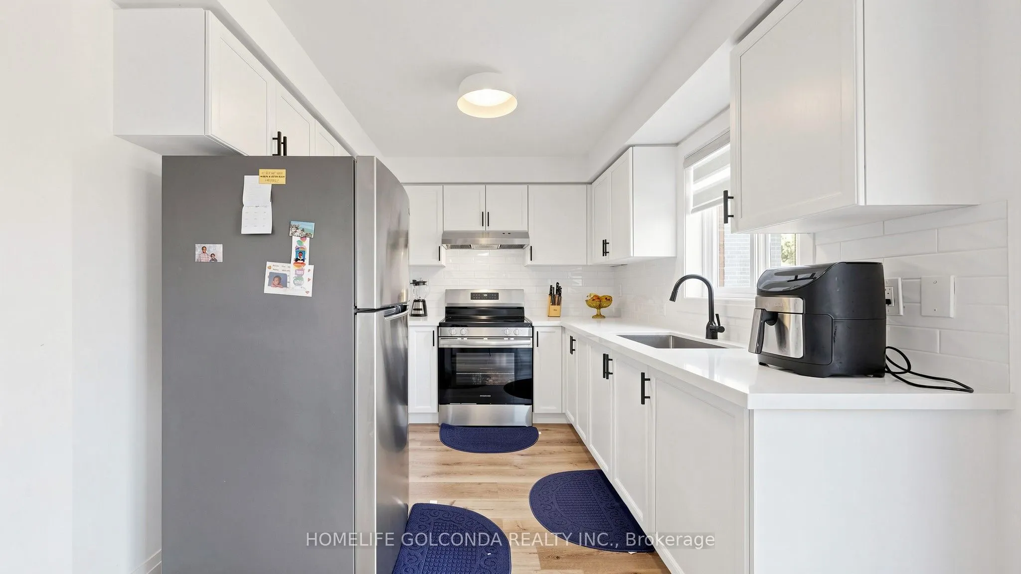 1304 Vincent Crescent