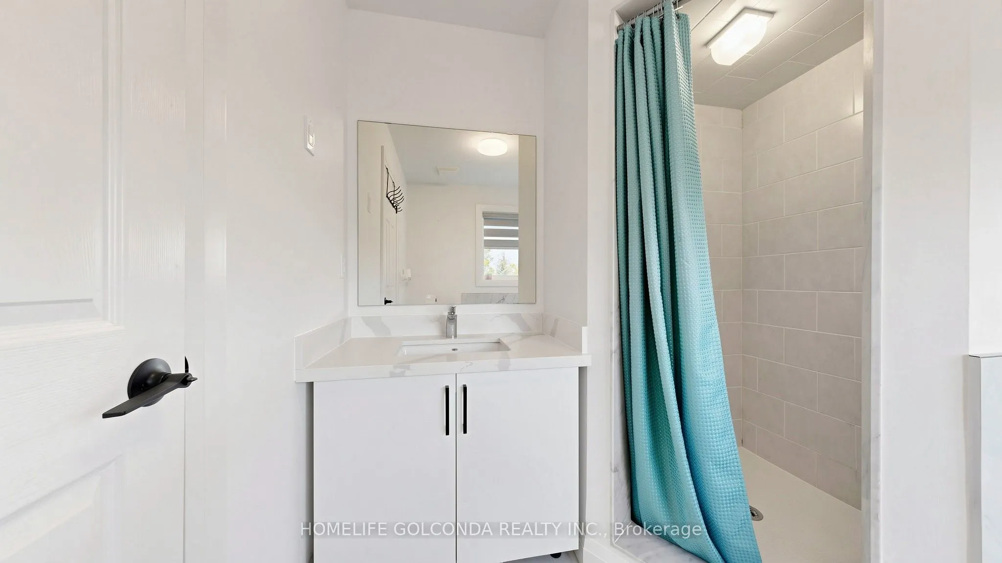 1304 Vincent Crescent