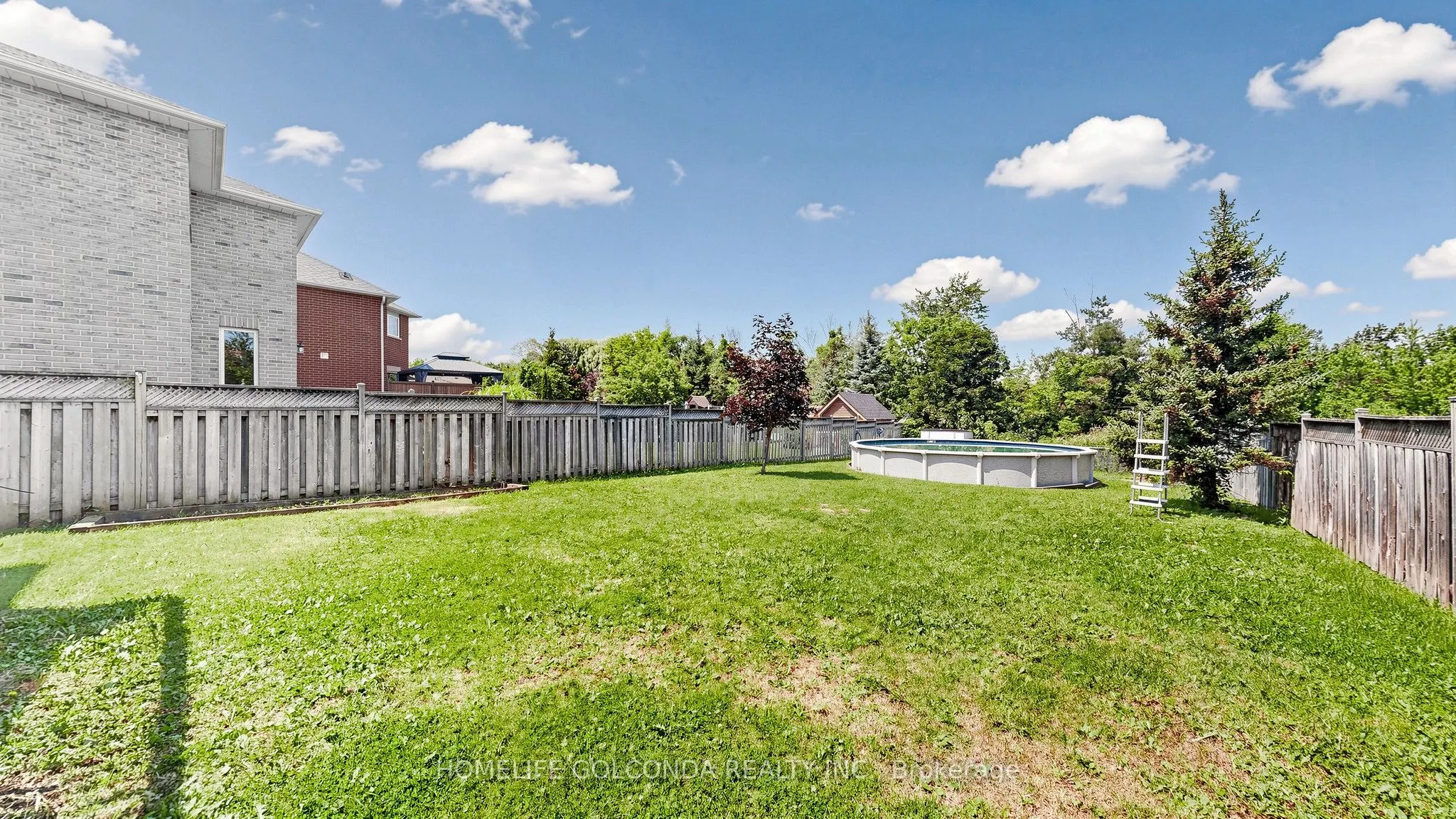 1304 Vincent Crescent