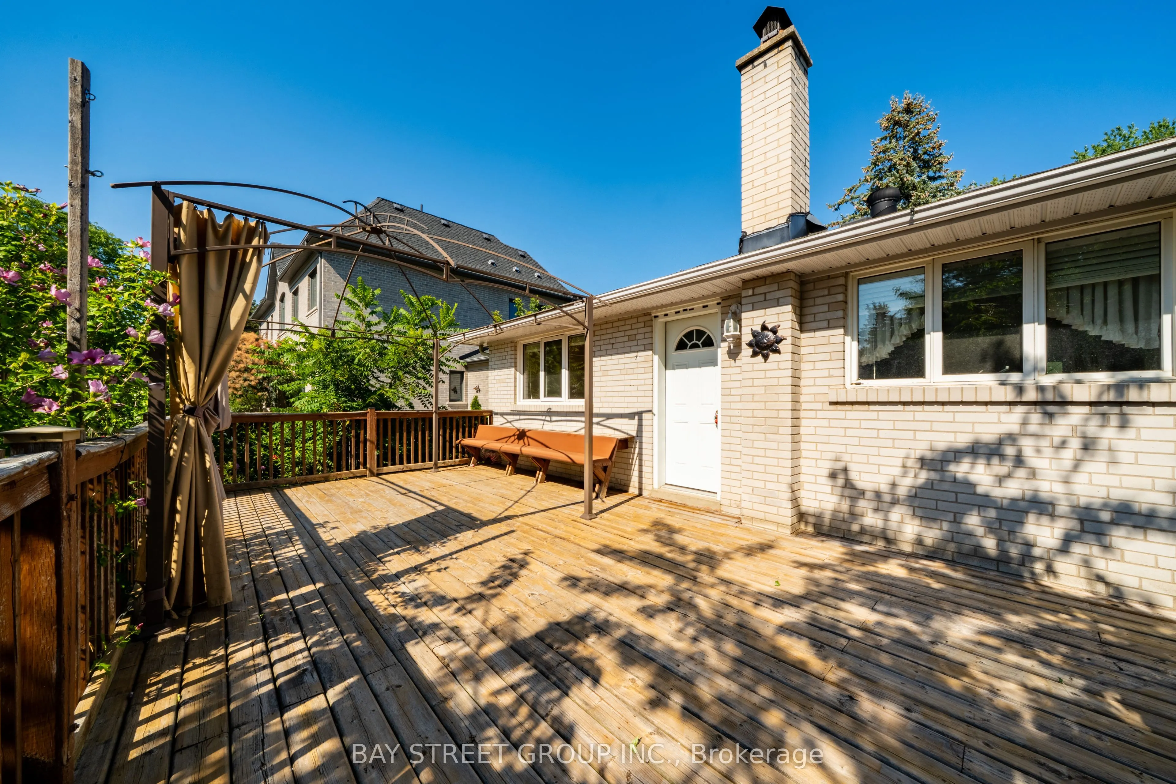 32 Alanadale Avenue