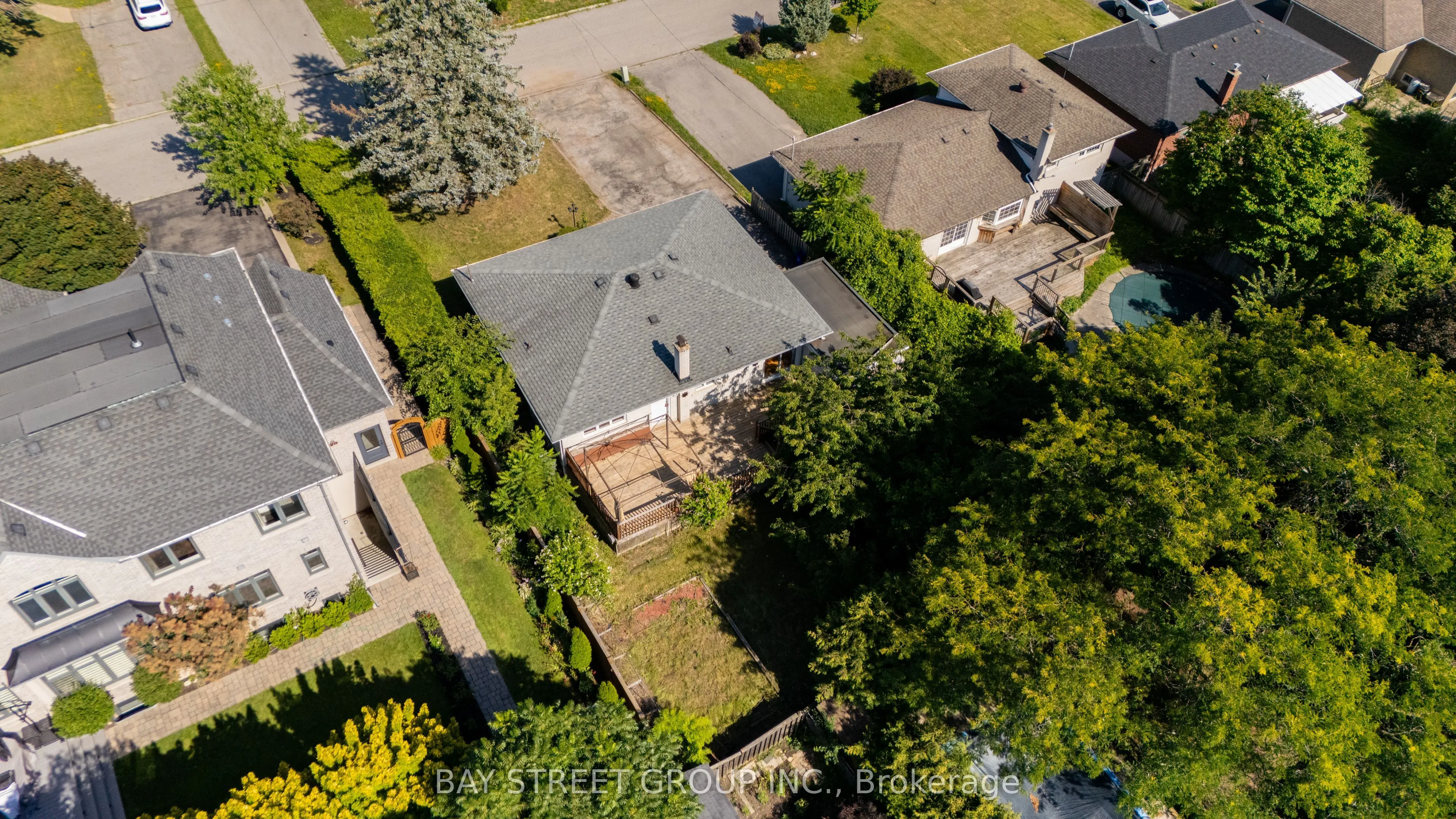 32 Alanadale Avenue