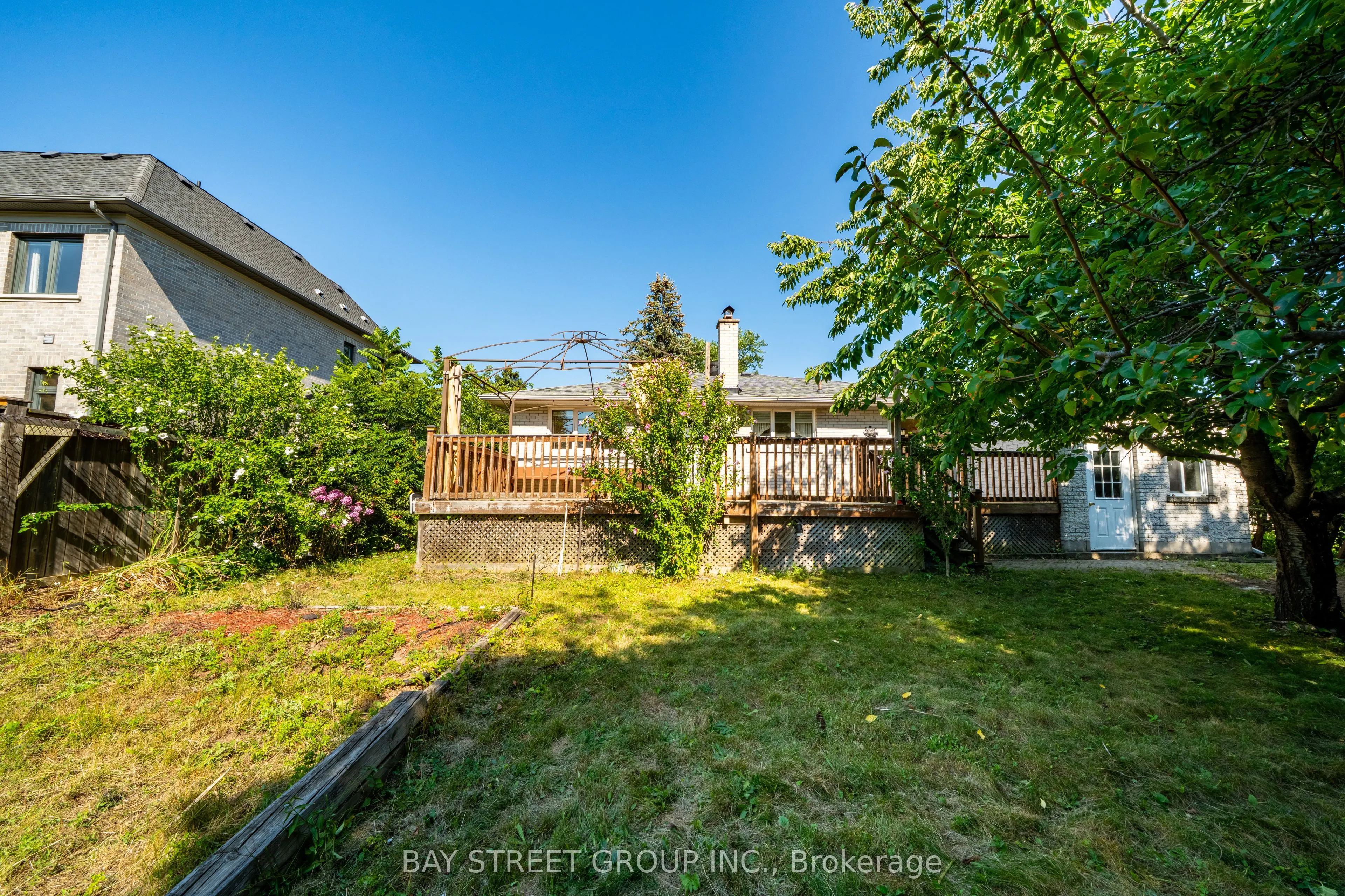 32 Alanadale Avenue