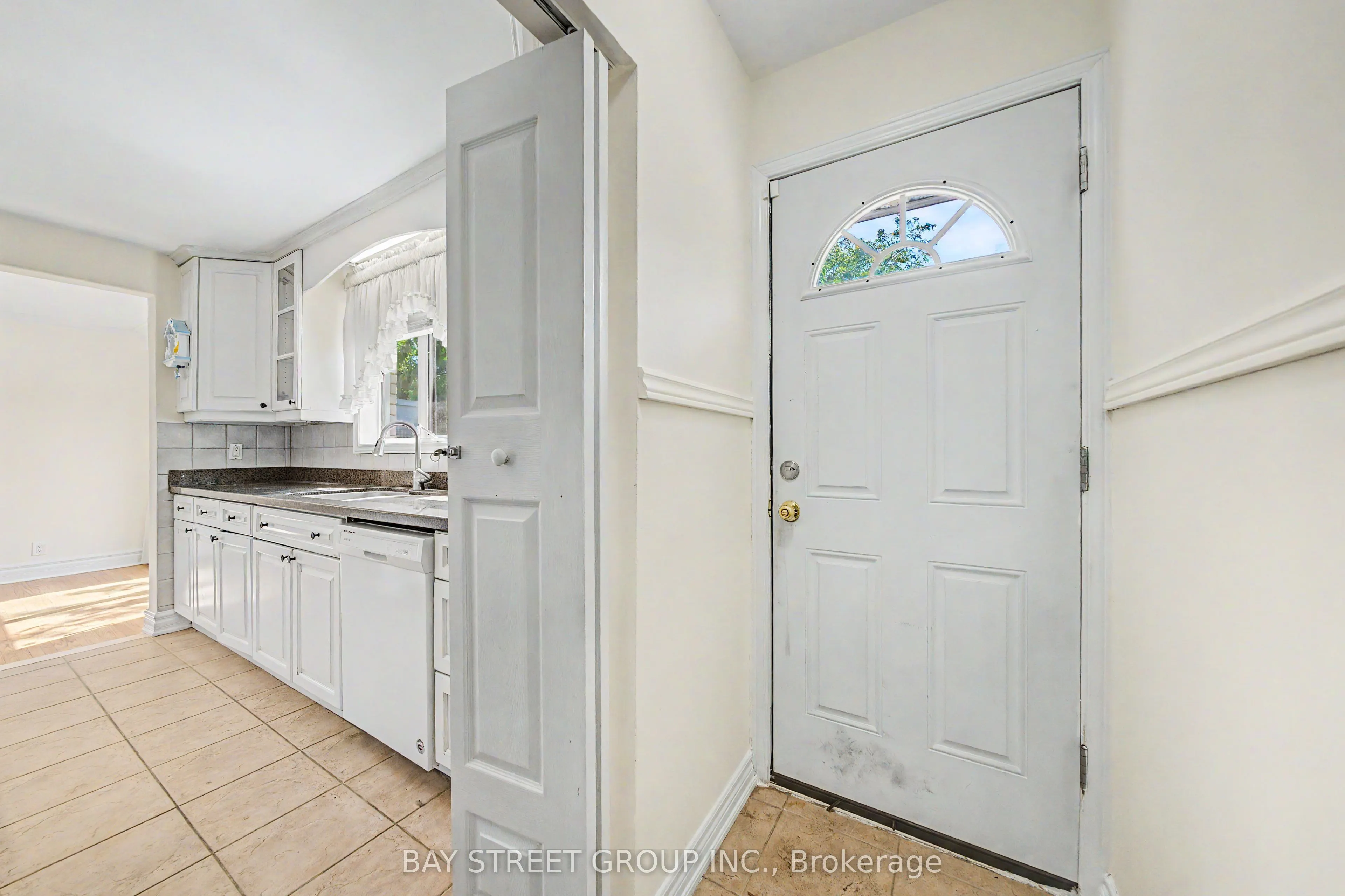 32 Alanadale Avenue