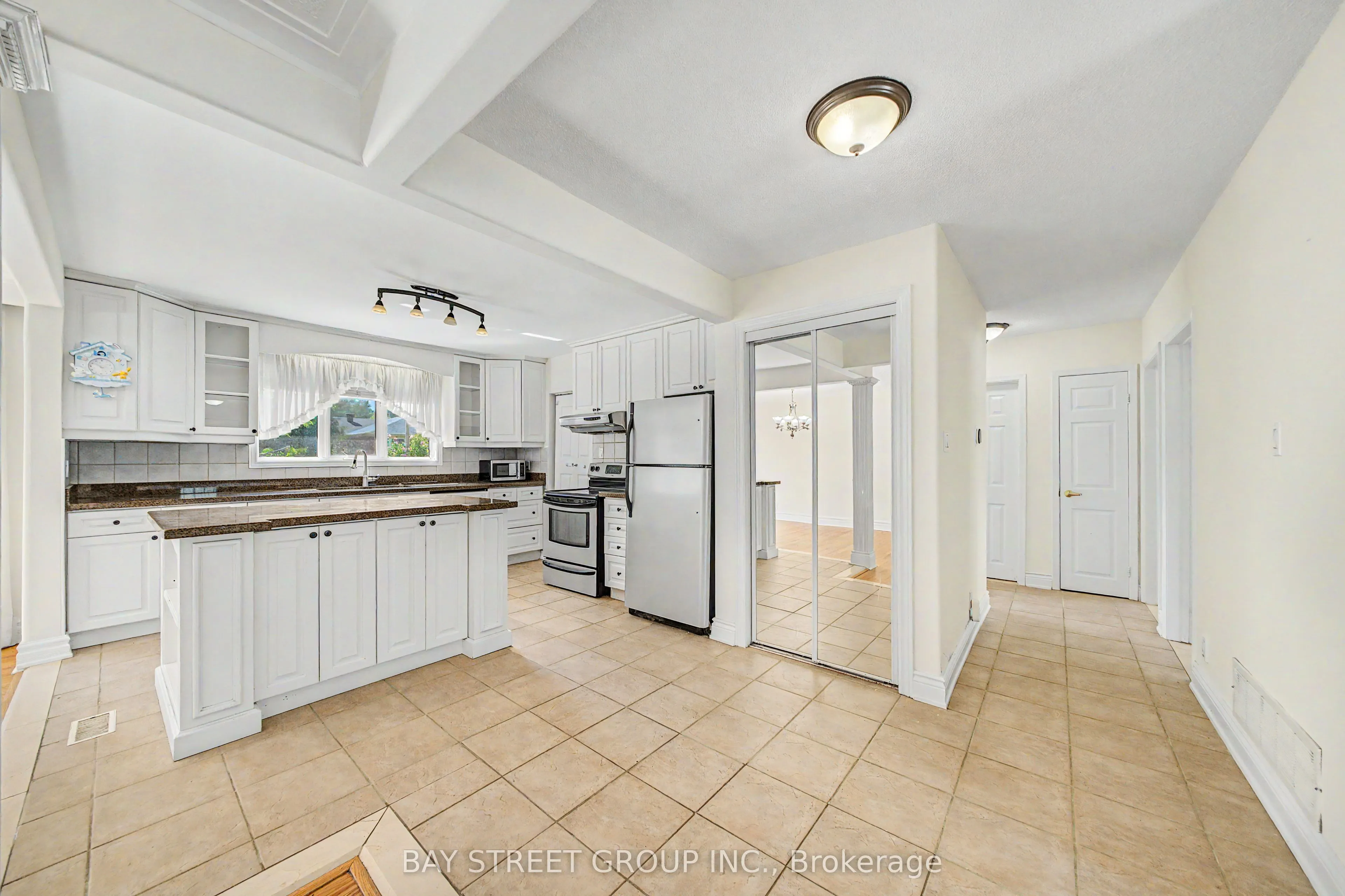32 Alanadale Avenue