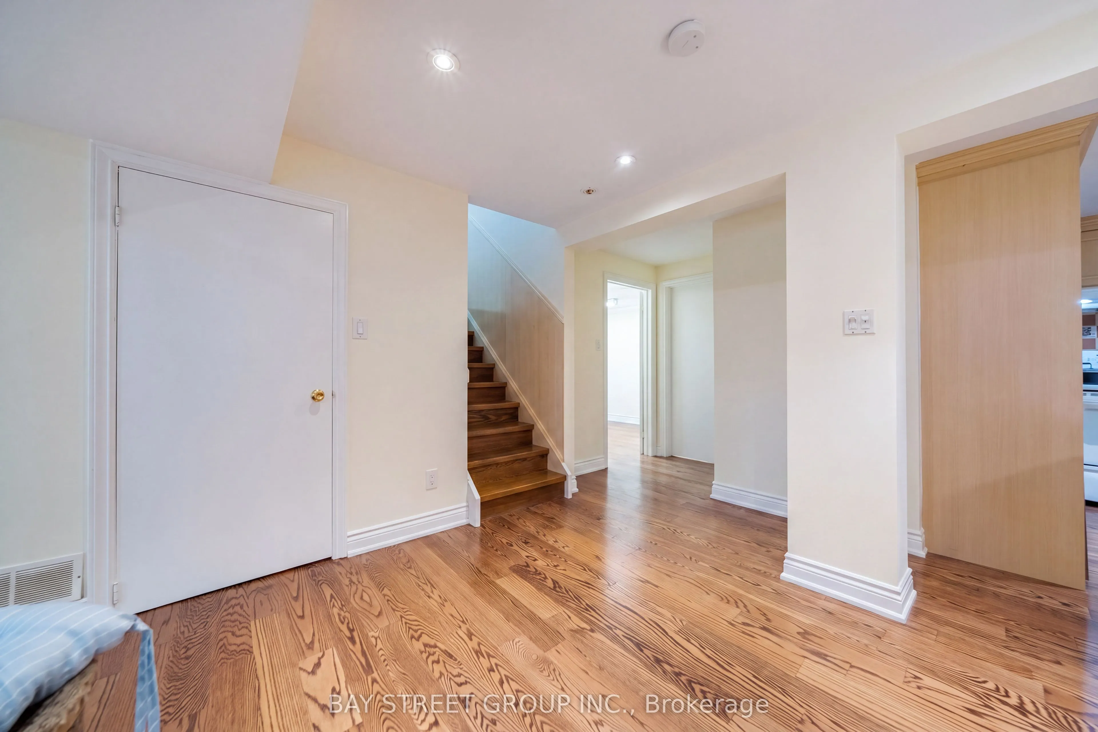 32 Alanadale Avenue