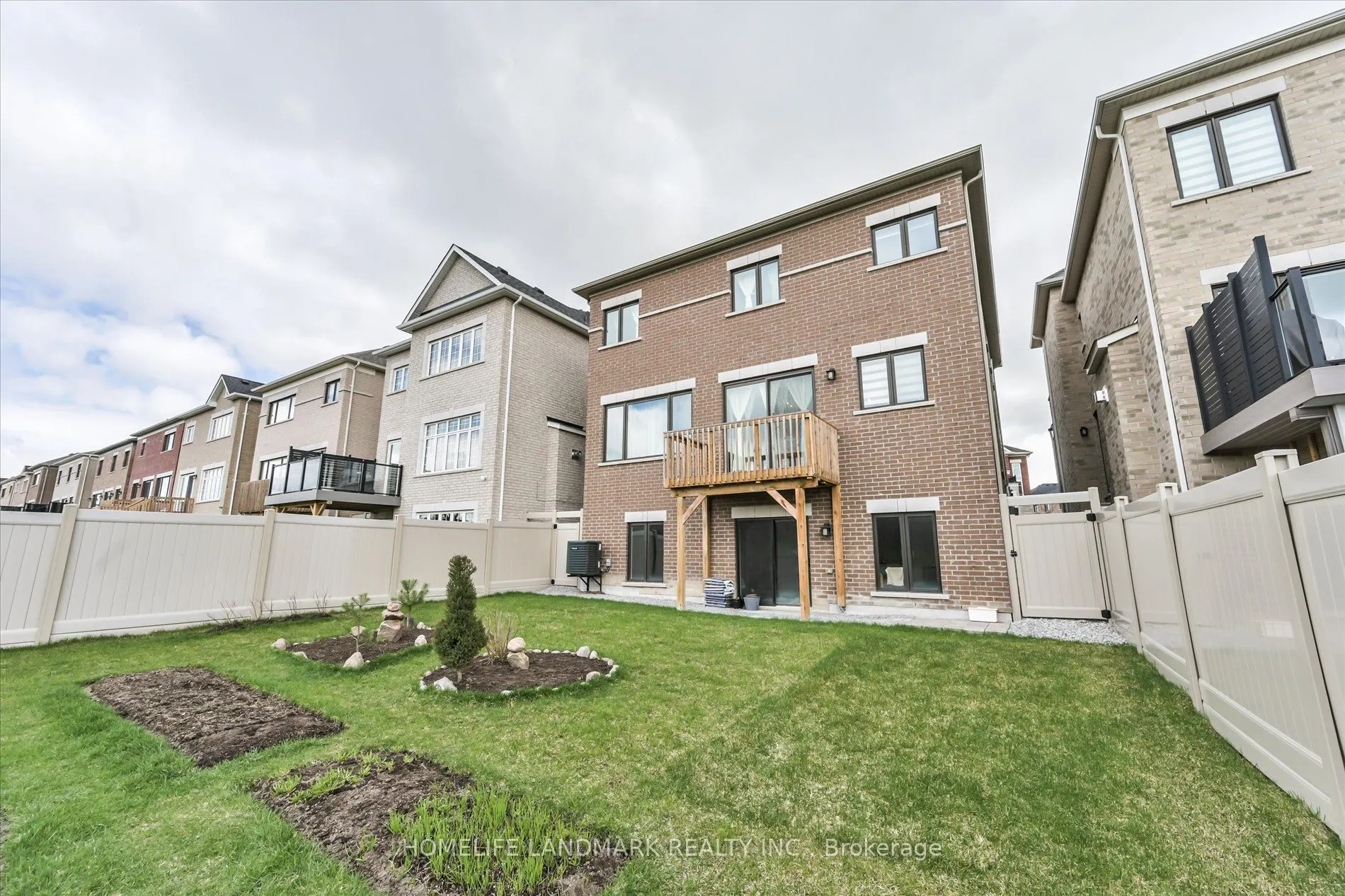 108 Pine Hill Crescent E