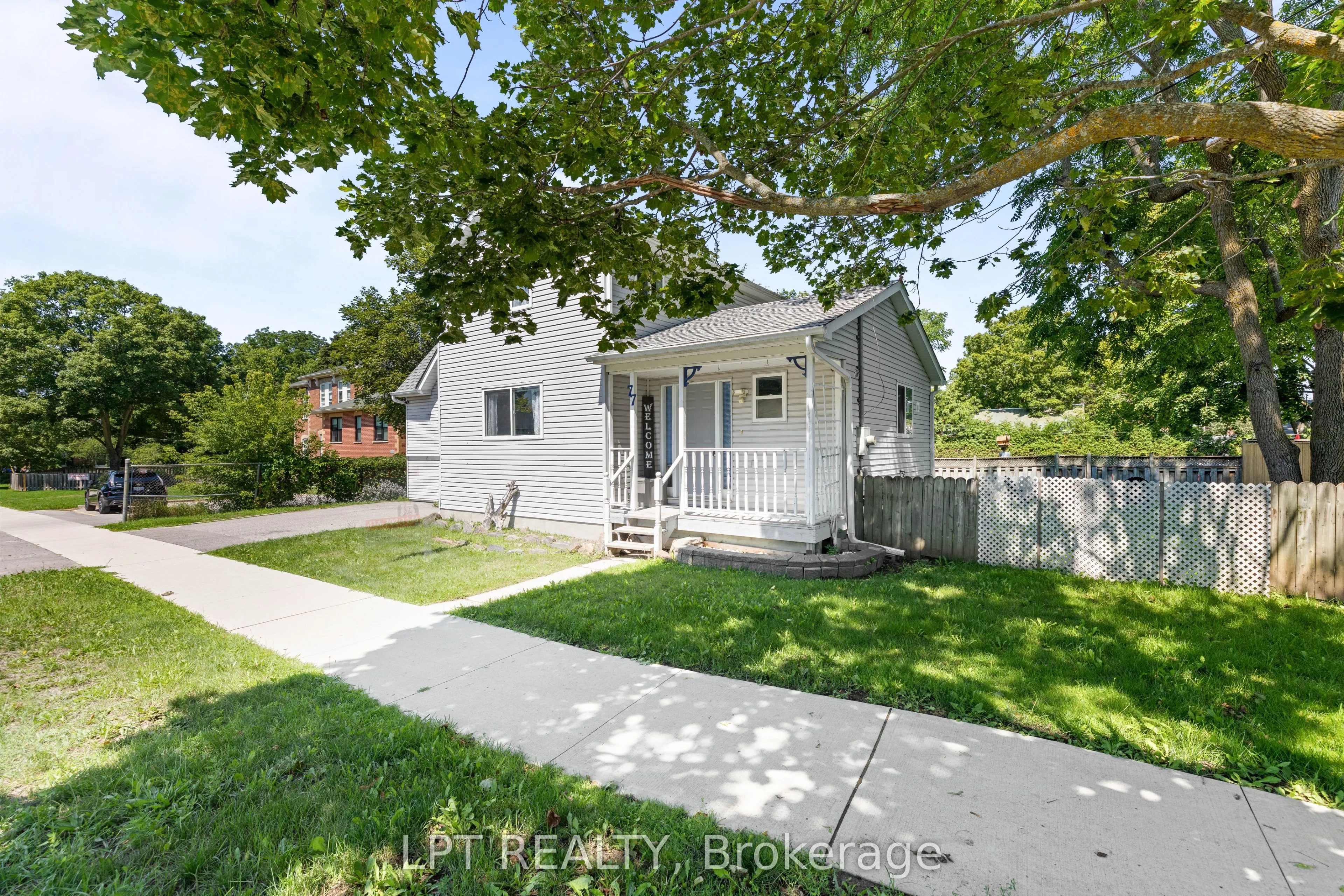 77 Munro St West Street W