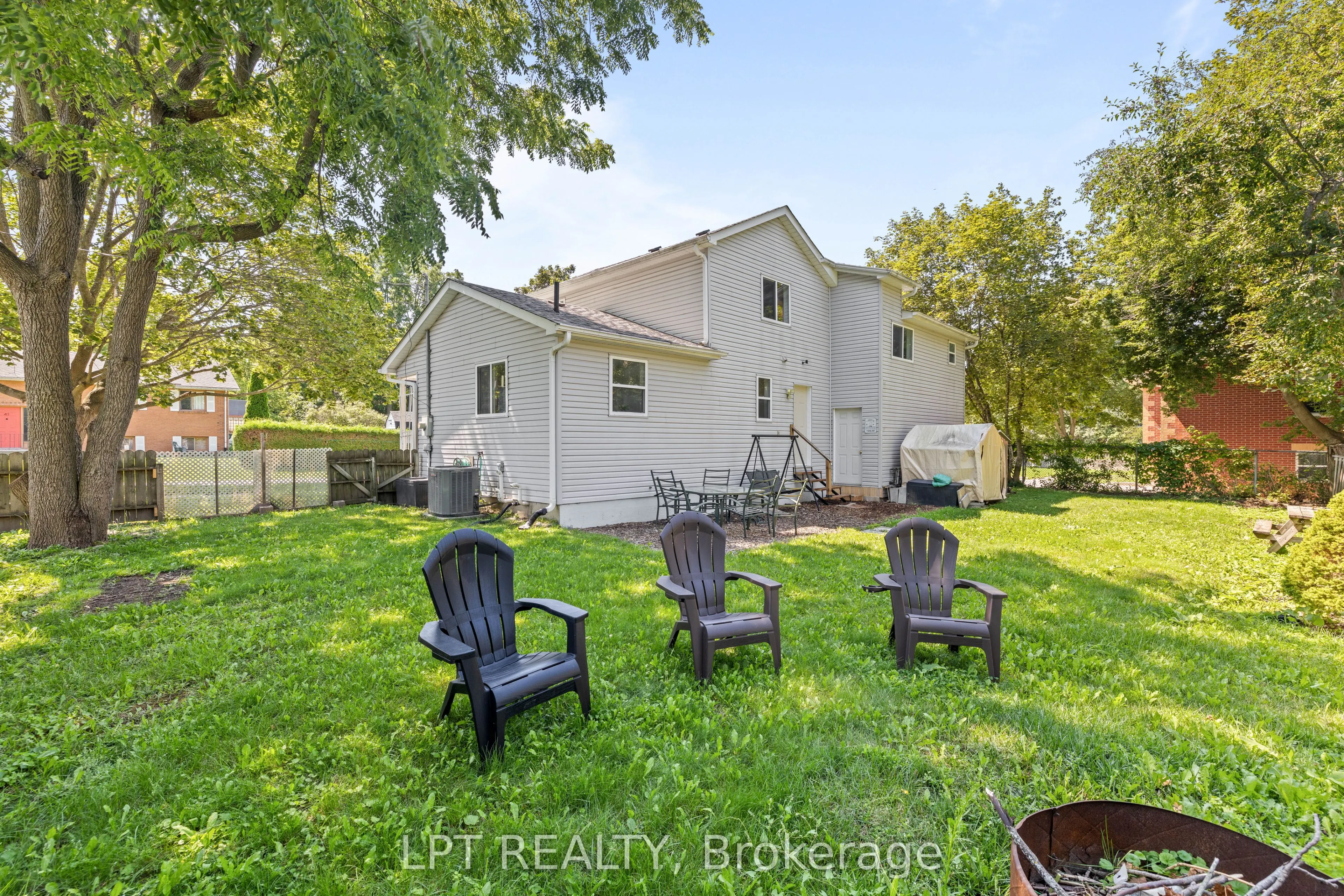 77 Munro St West Street W
