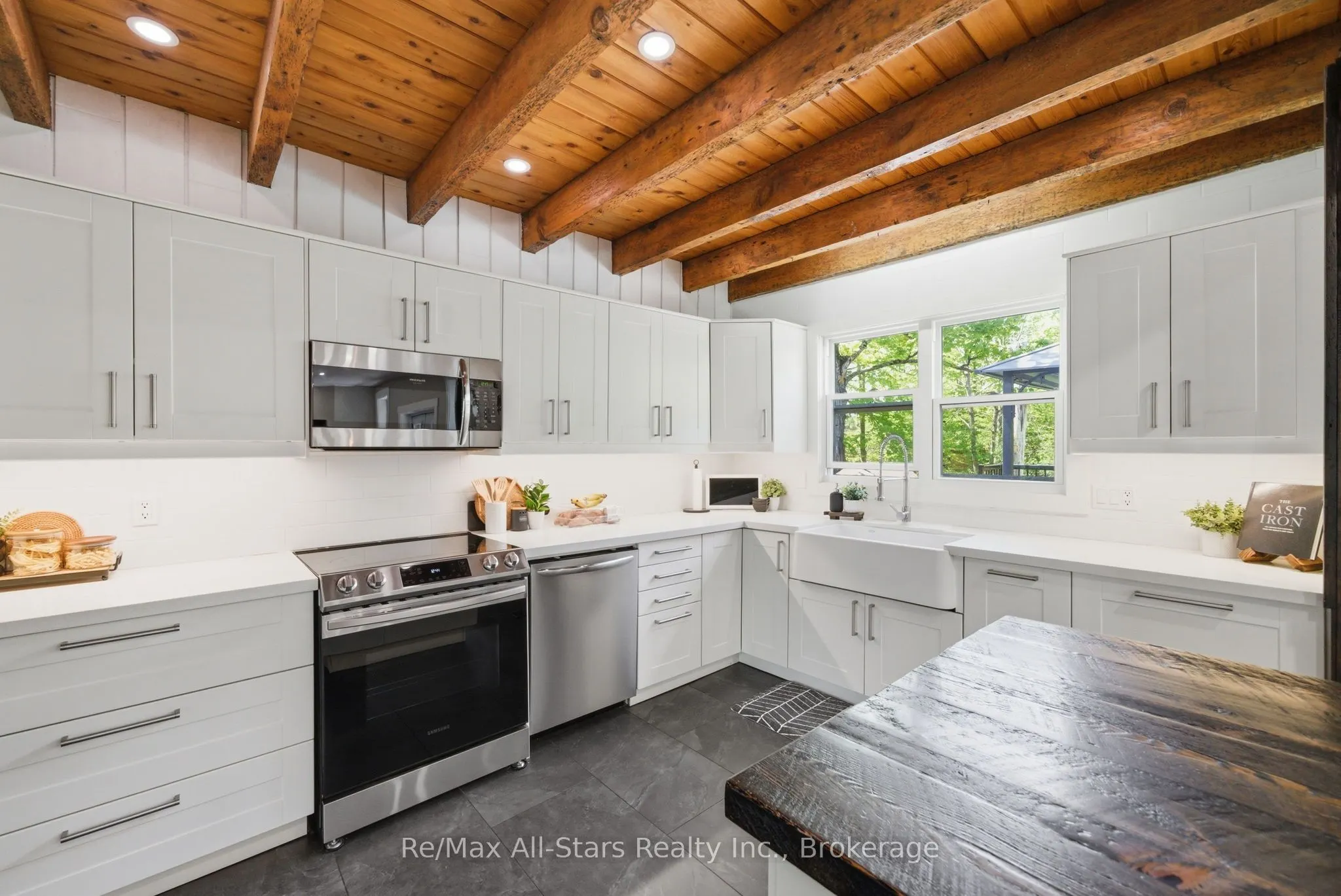 24 The Pines Lane