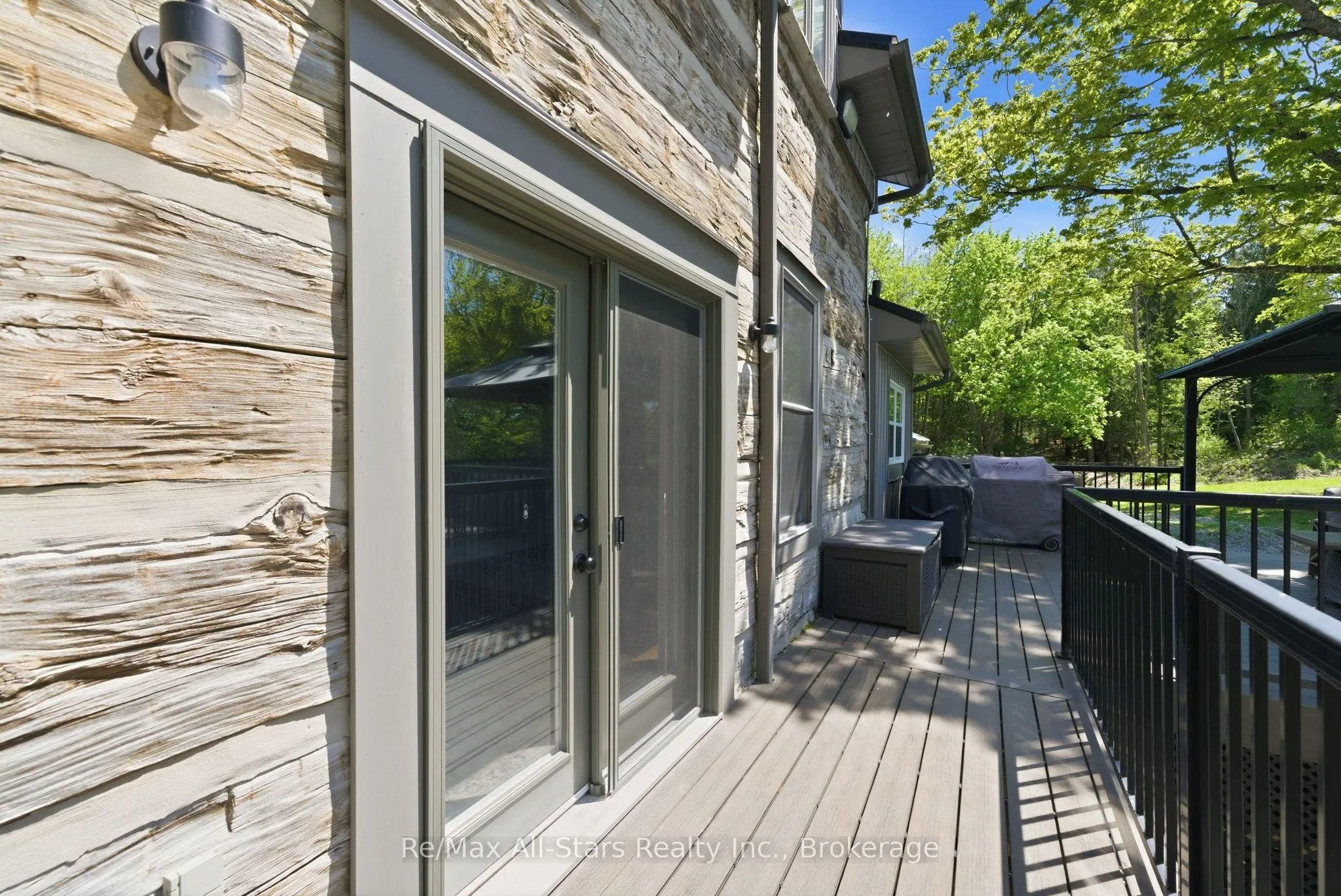 24 The Pines Lane
