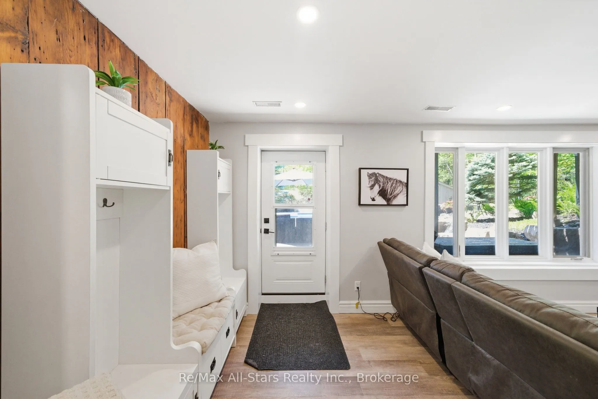24 The Pines Lane