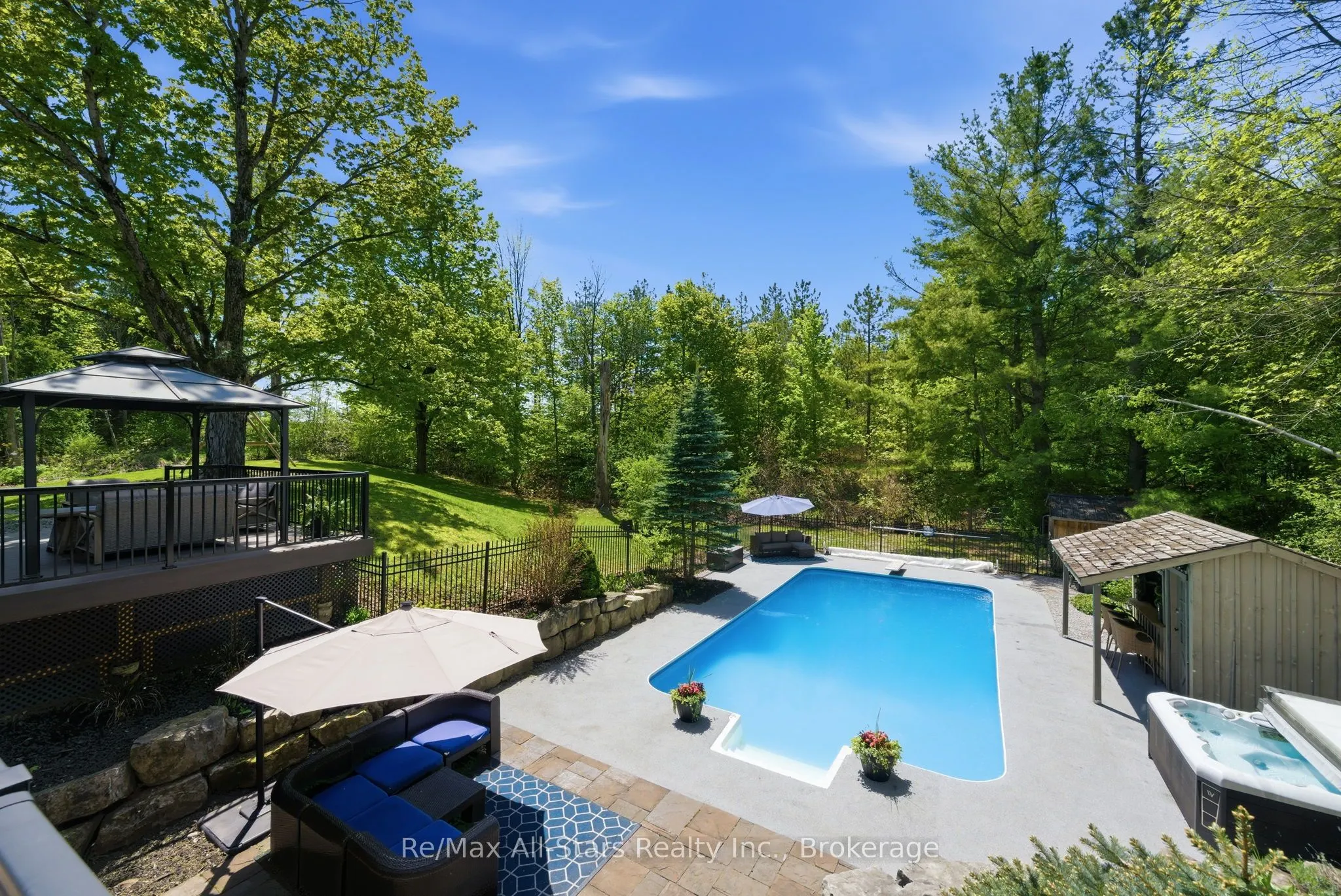 24 The Pines Lane