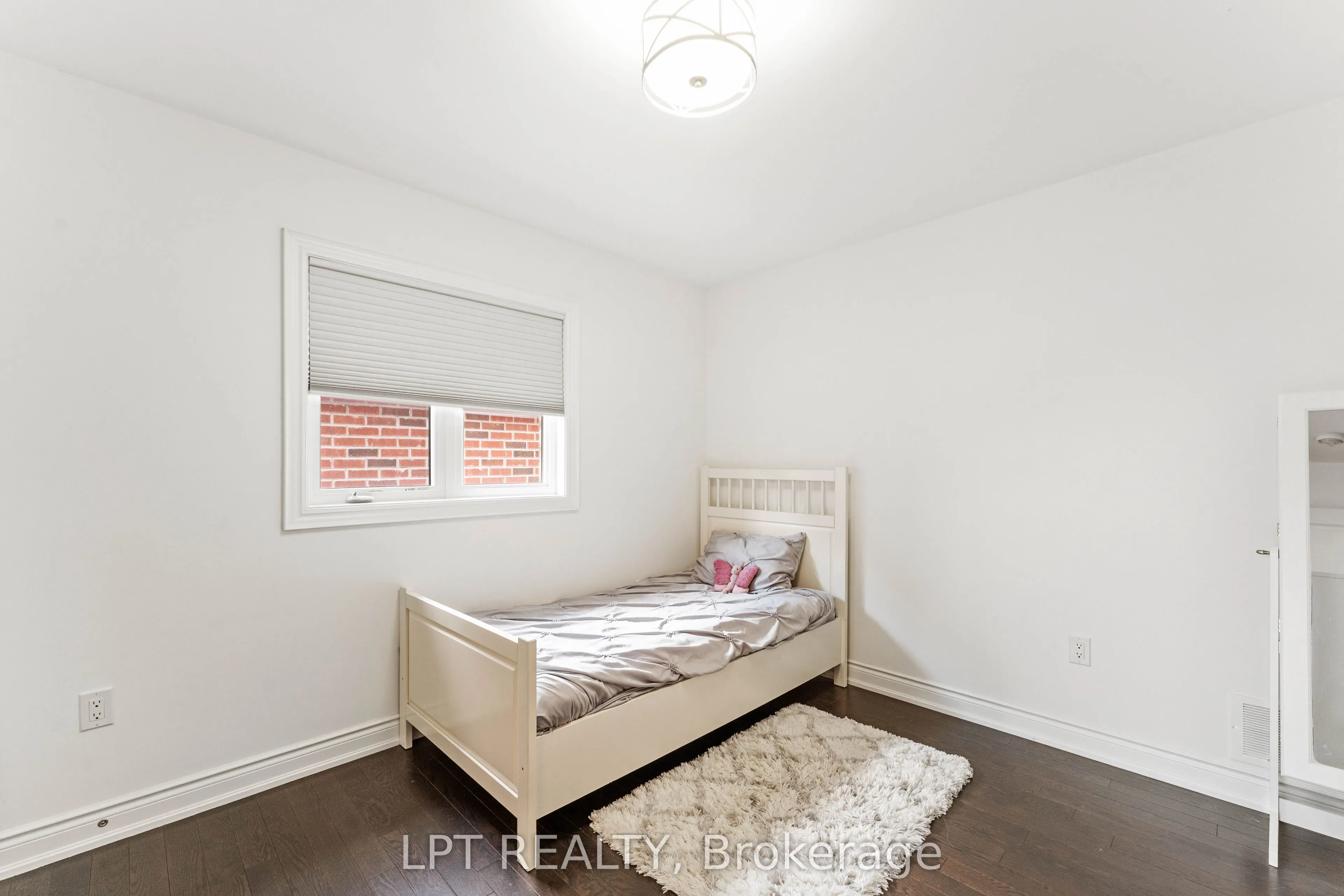 20 Manor Forest Road