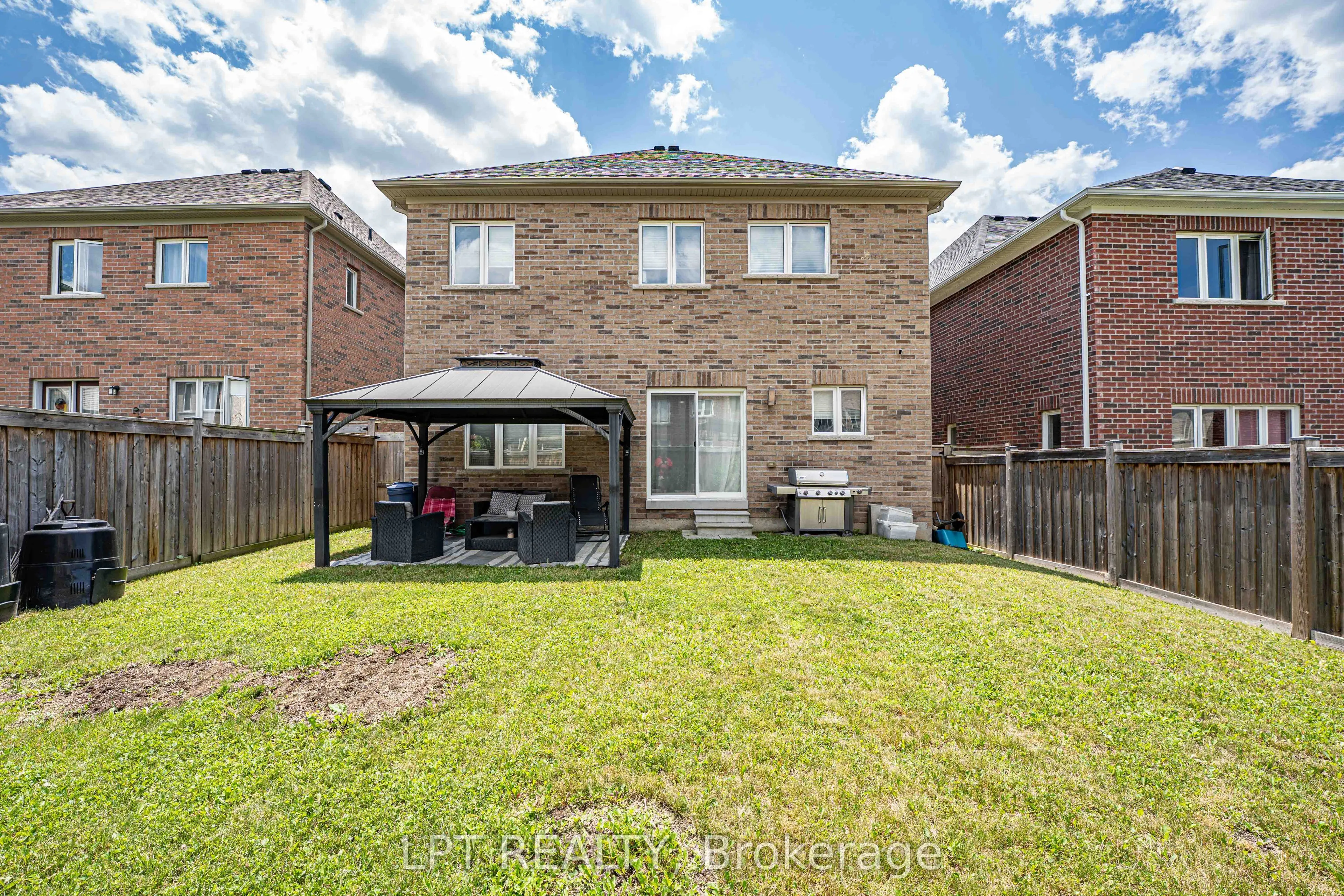 20 Manor Forest Road