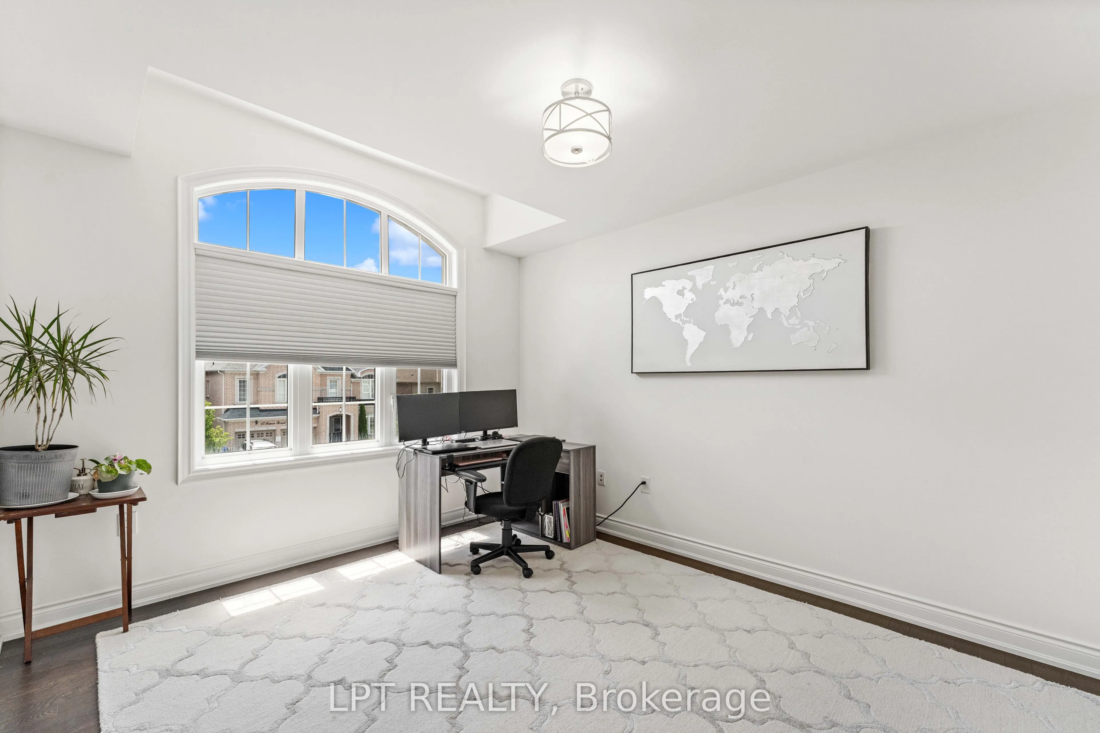 20 Manor Forest Road