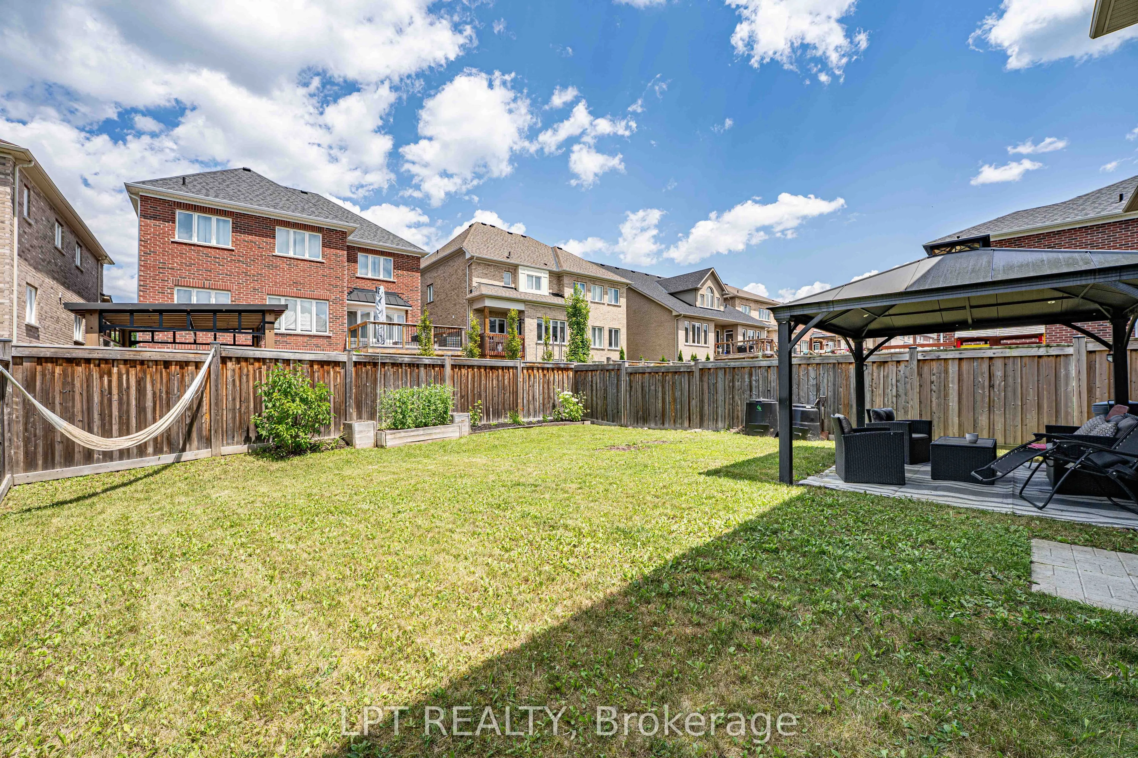 20 Manor Forest Road