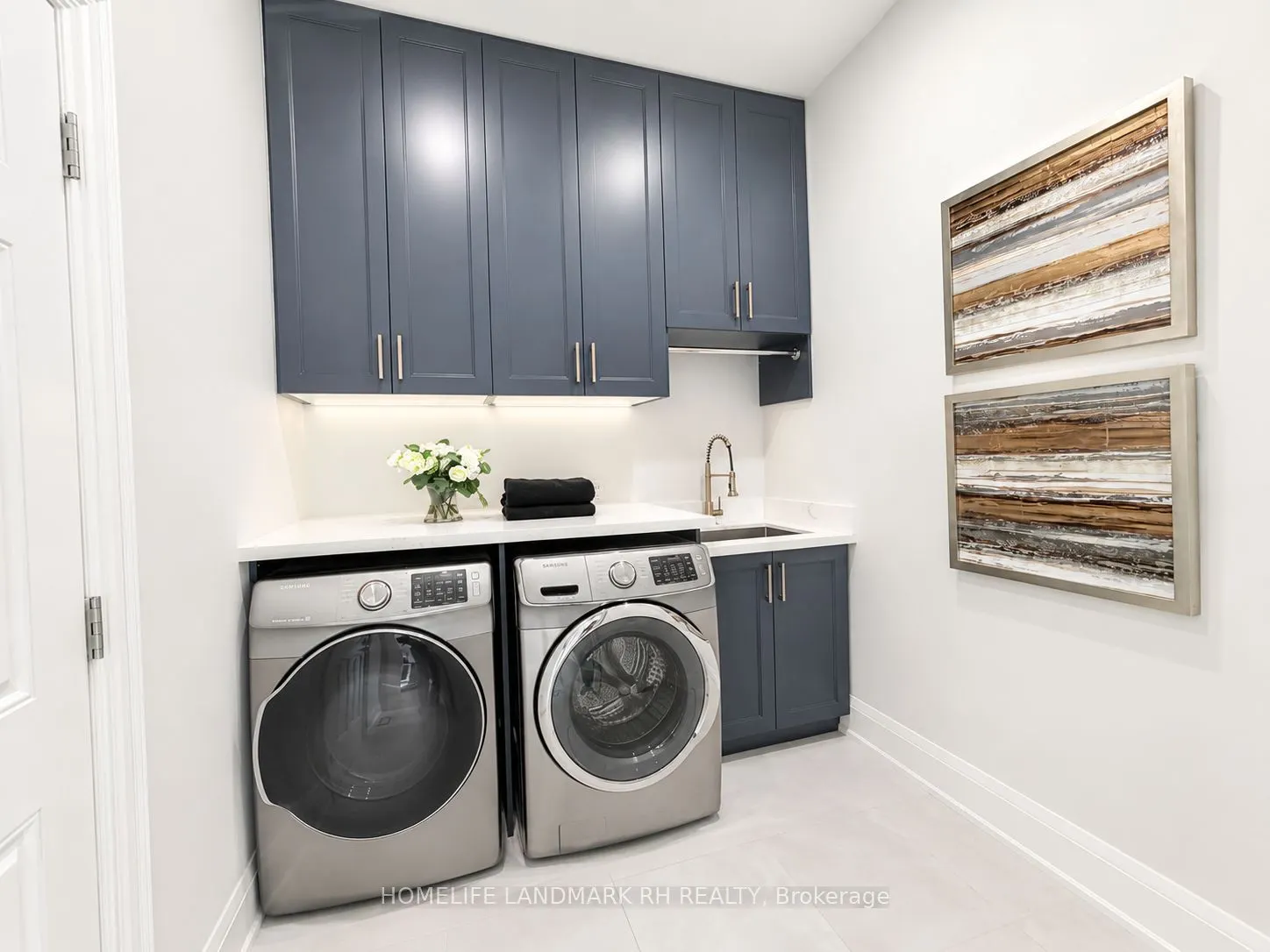 385 Kennedy Street W
