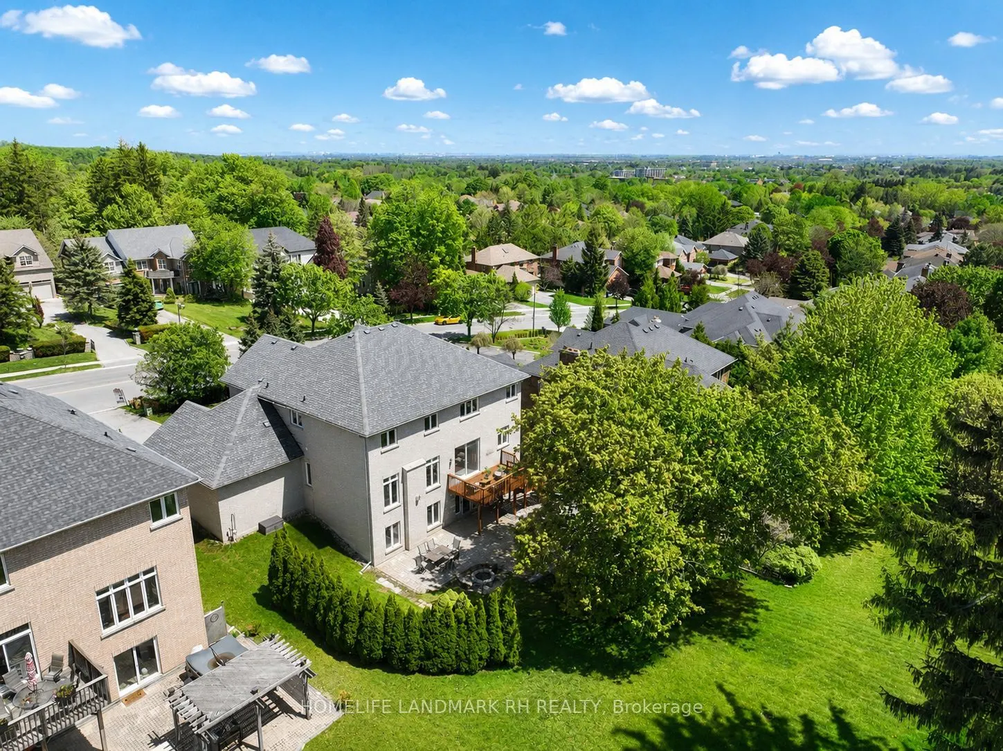 385 Kennedy Street W