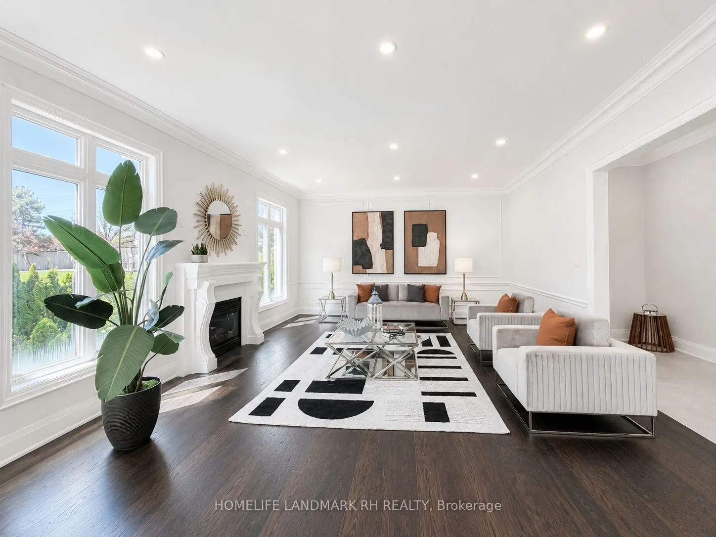 385 Kennedy Street W