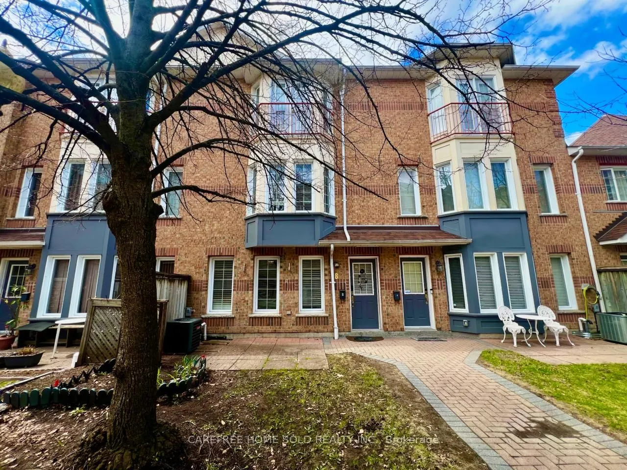 151 Townsgate Drive #8