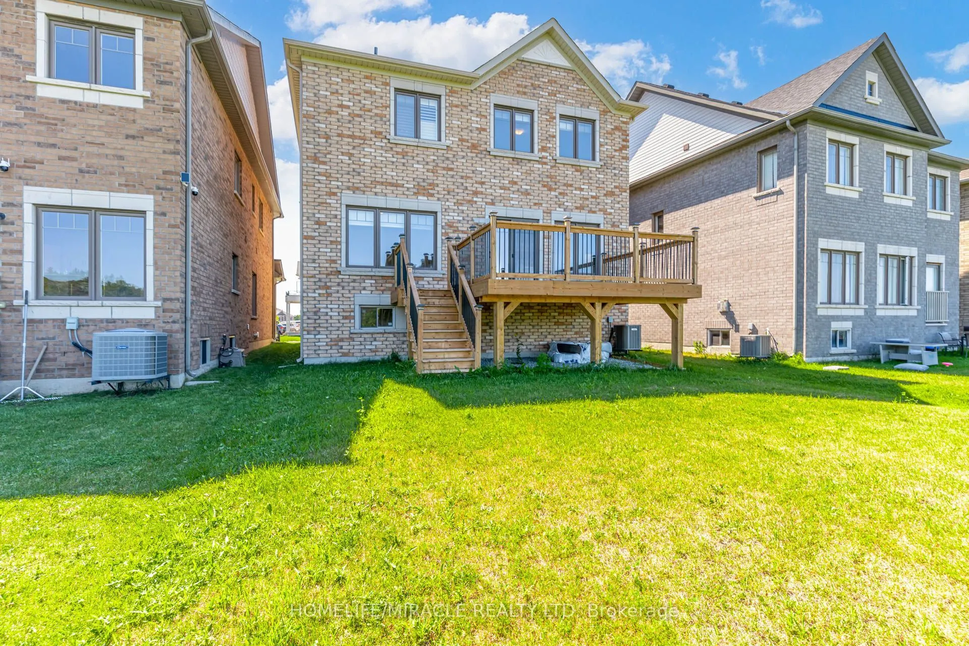 25 Lorne Thomas Place