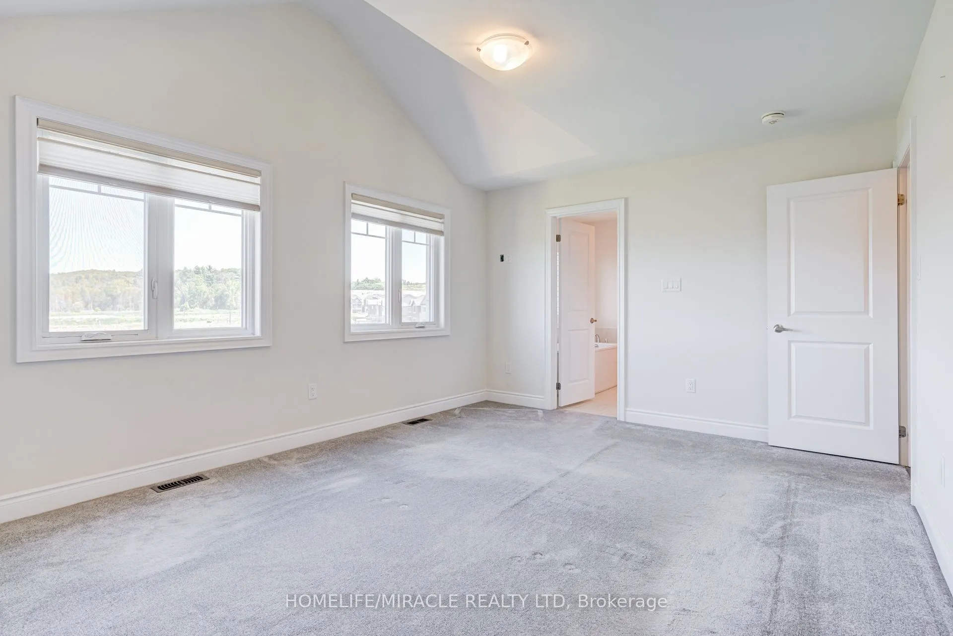 25 Lorne Thomas Place