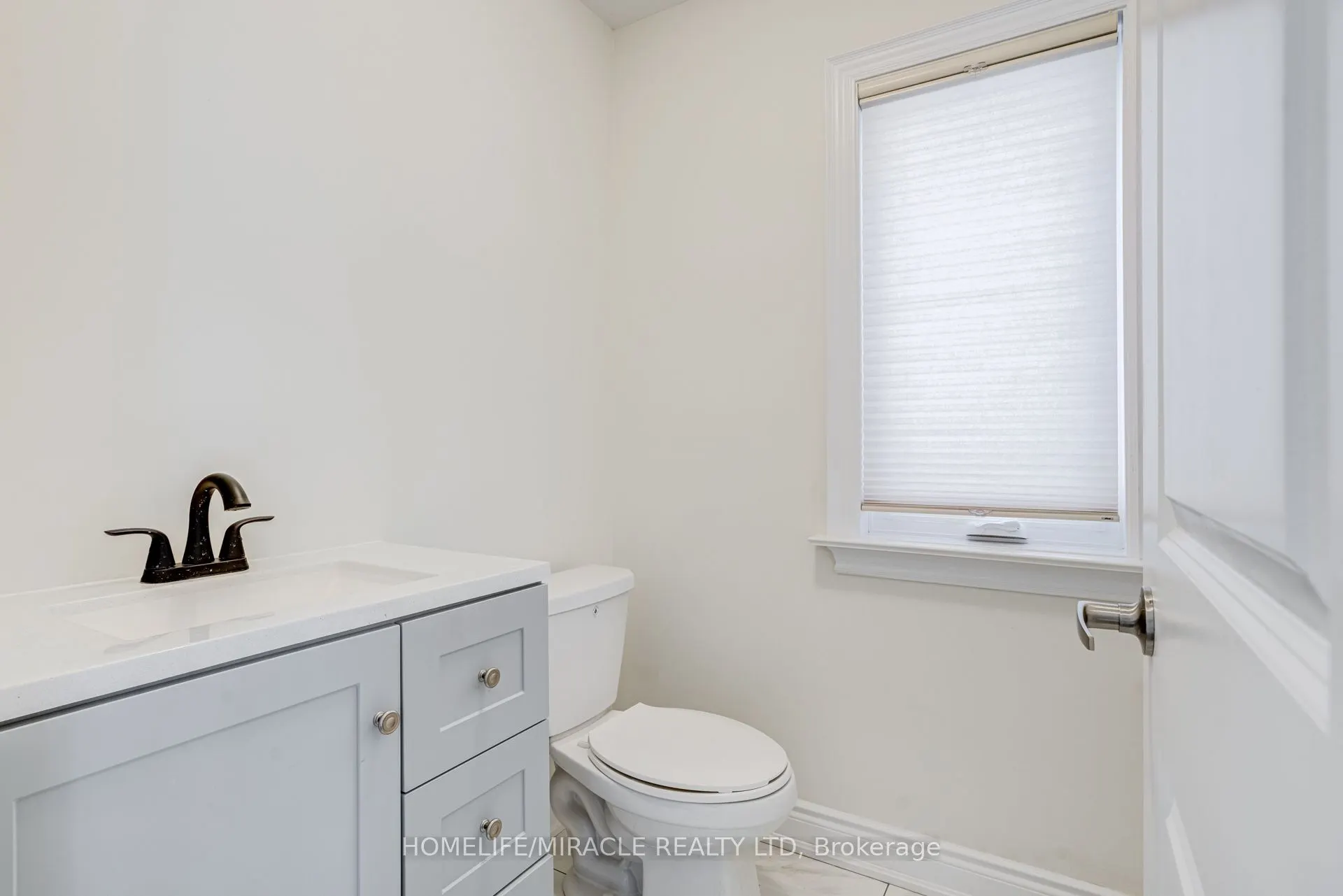 25 Lorne Thomas Place