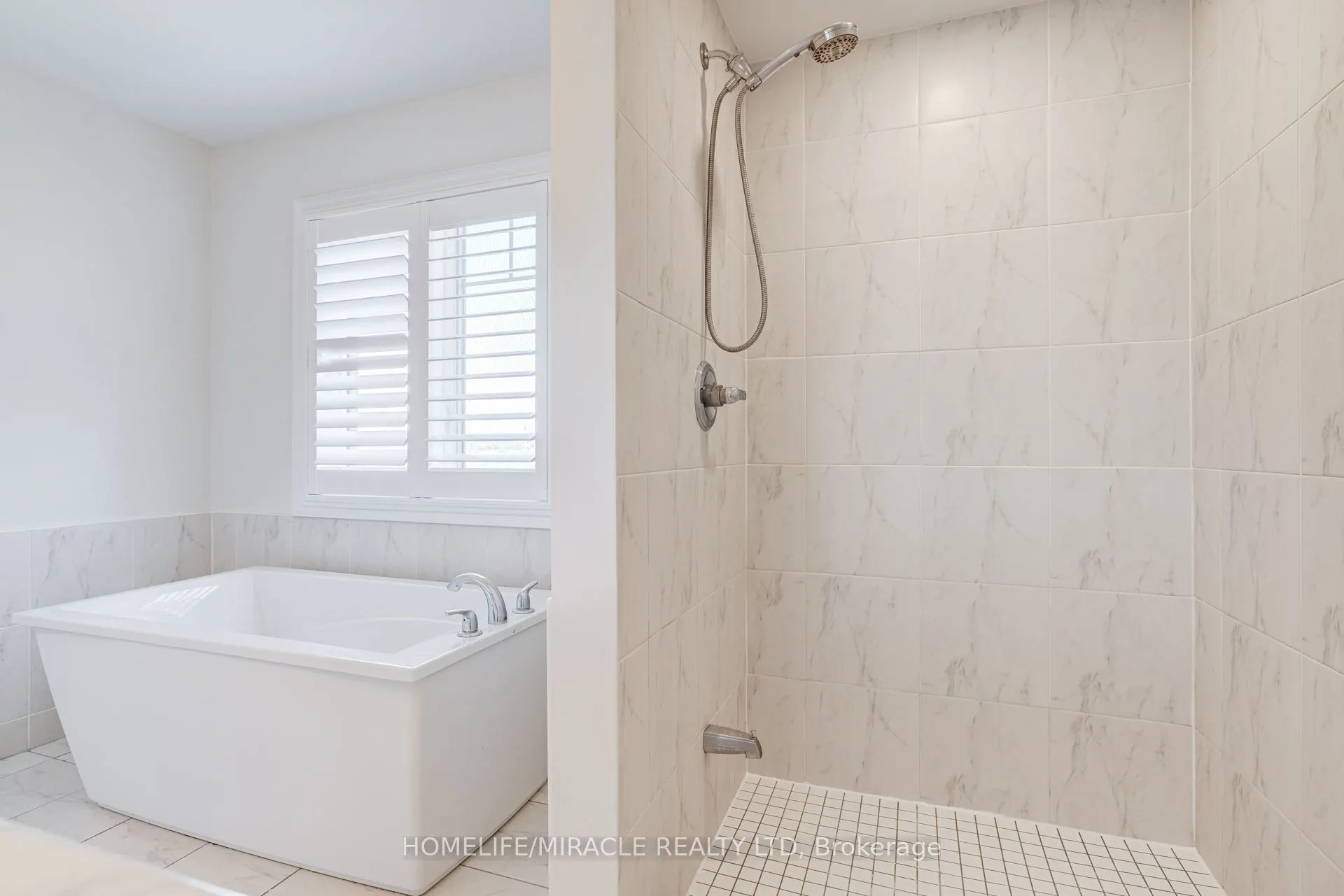 25 Lorne Thomas Place
