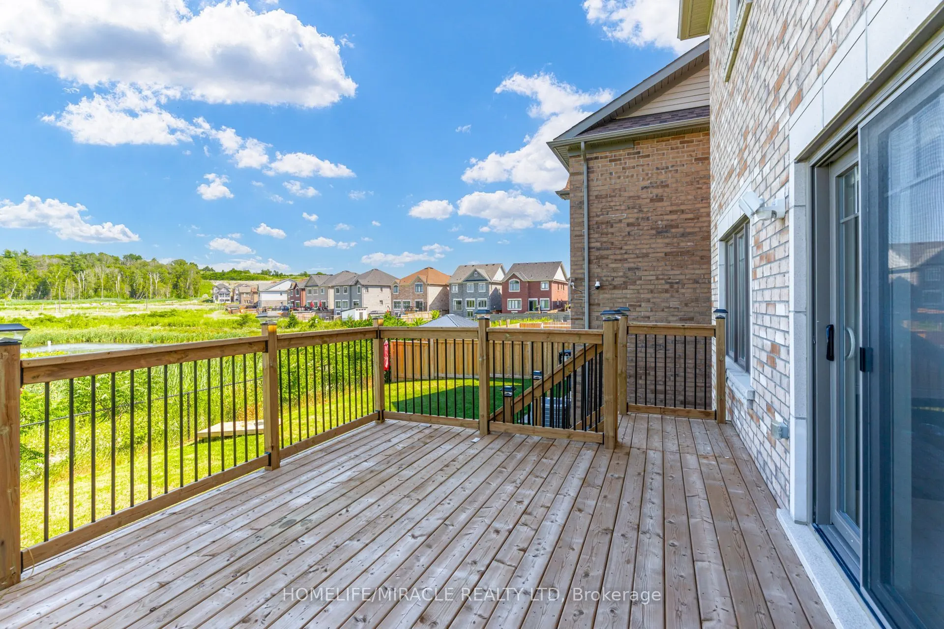 25 Lorne Thomas Place
