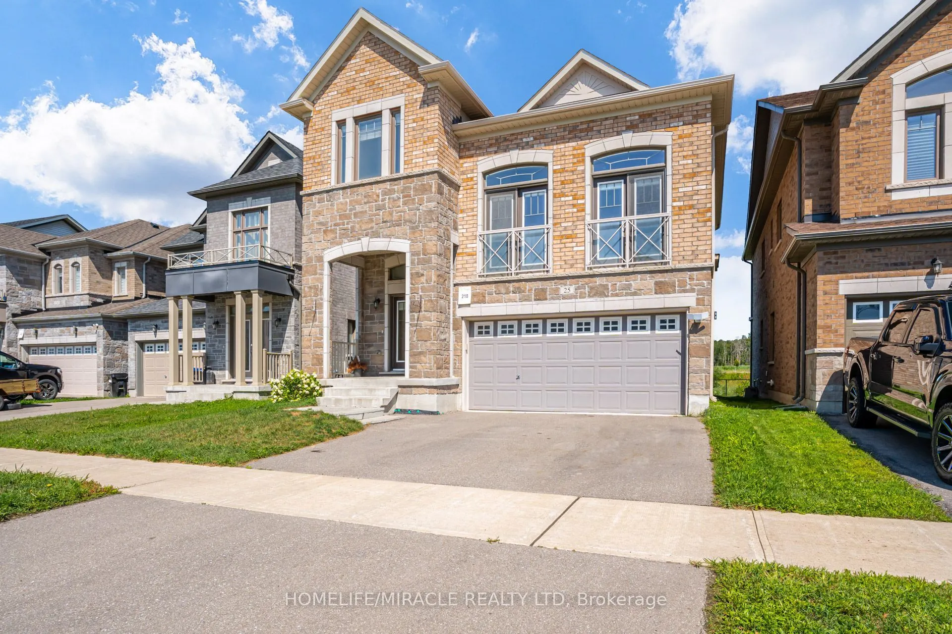 25 Lorne Thomas Place