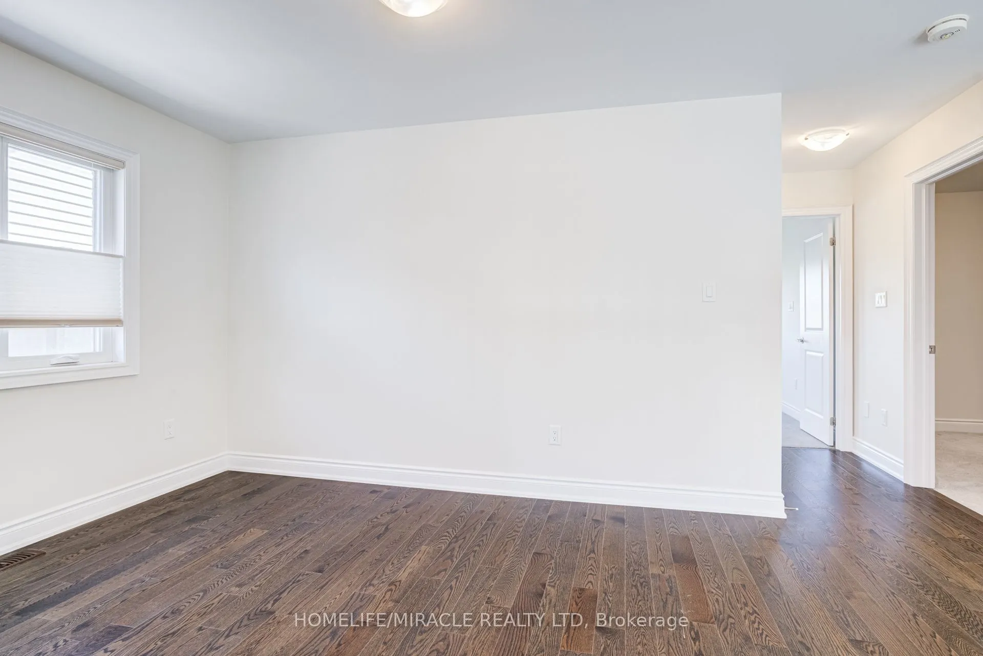 25 Lorne Thomas Place