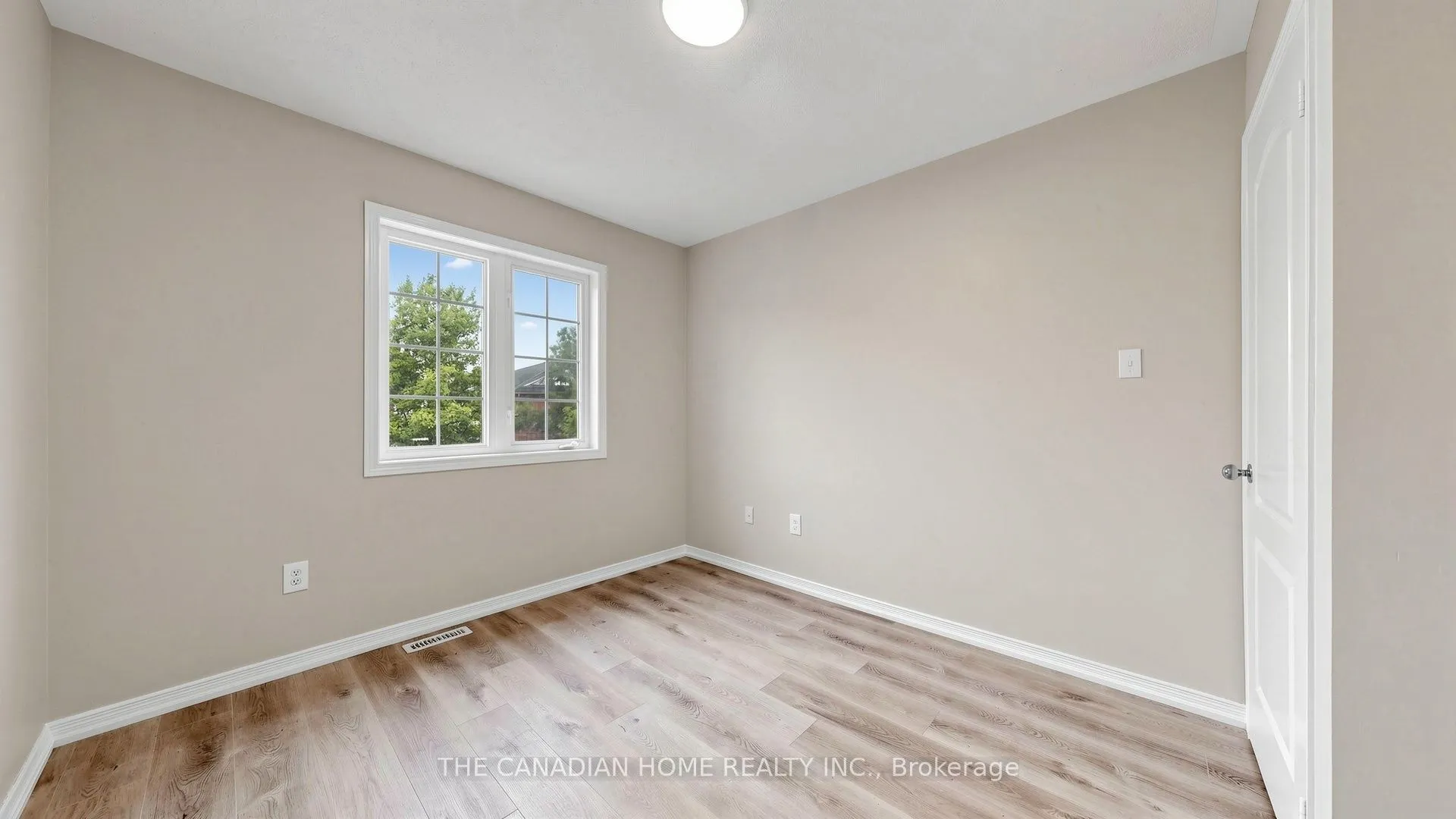 31 Laurendale Avenue