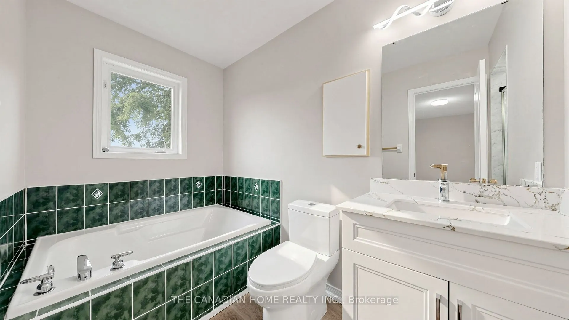 31 Laurendale Avenue