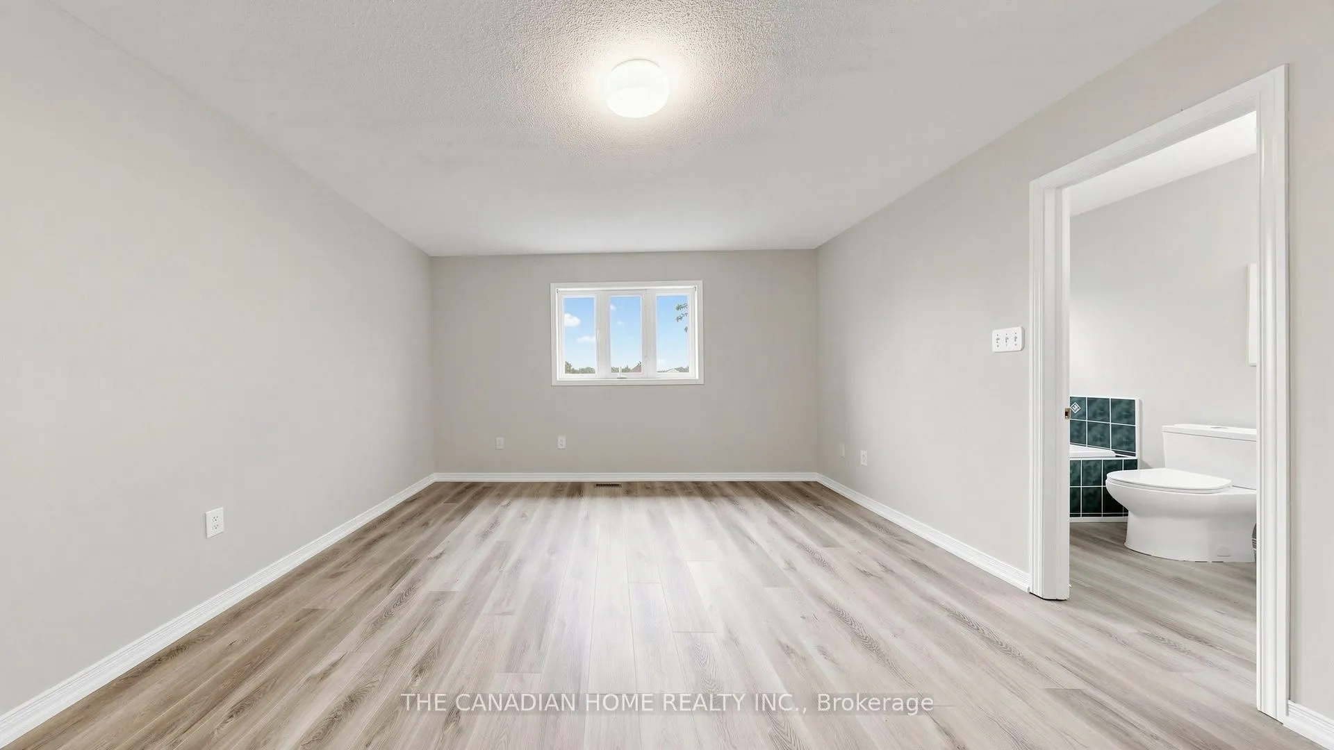 31 Laurendale Avenue