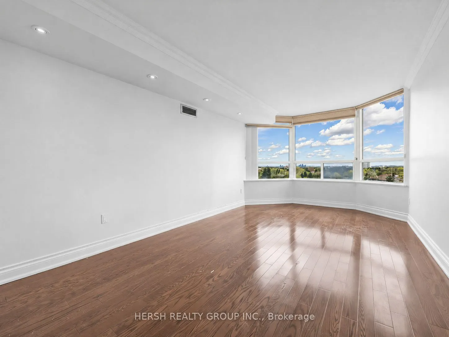 7 Townsgate Boulevard #904
