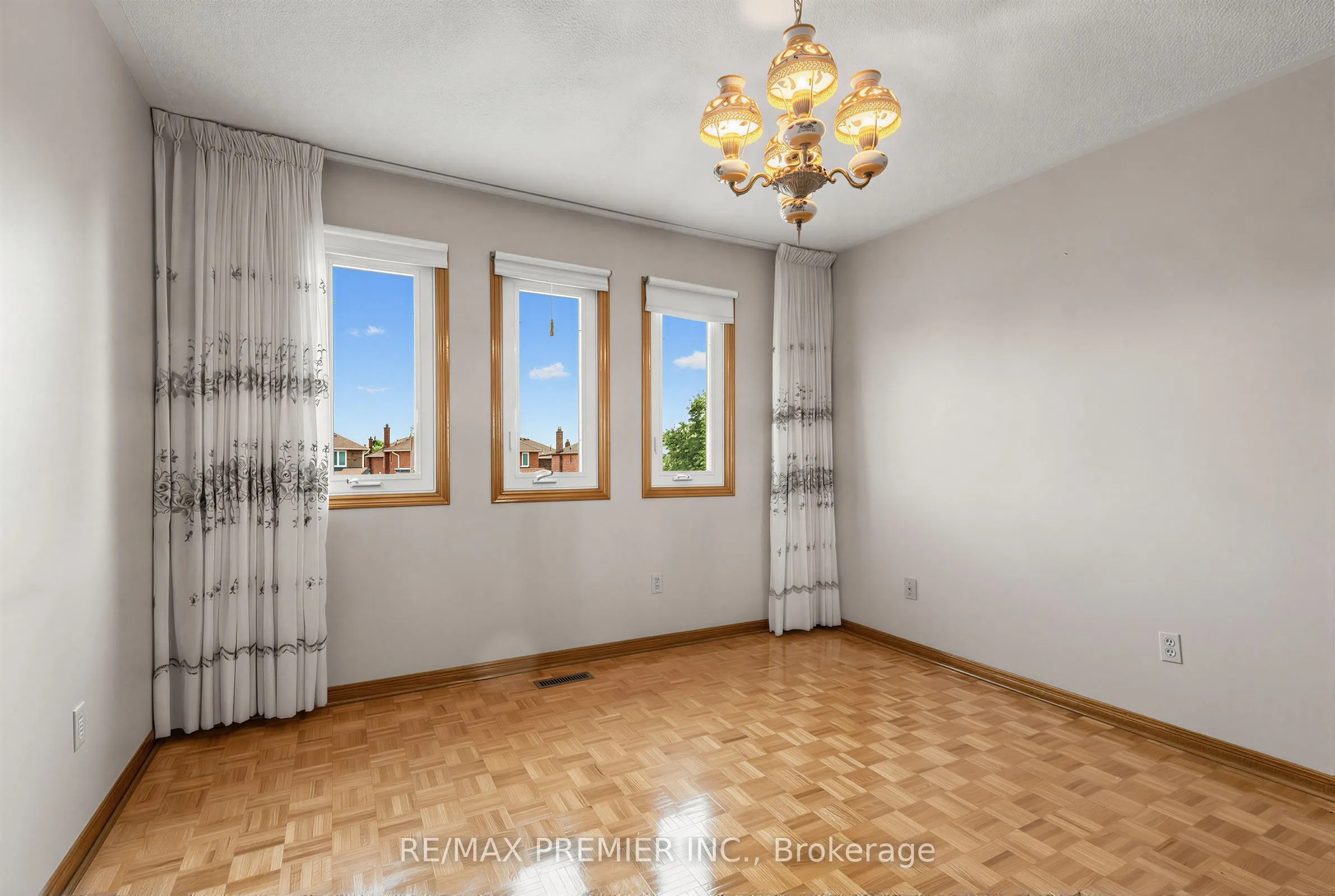 42 Burgosa Court