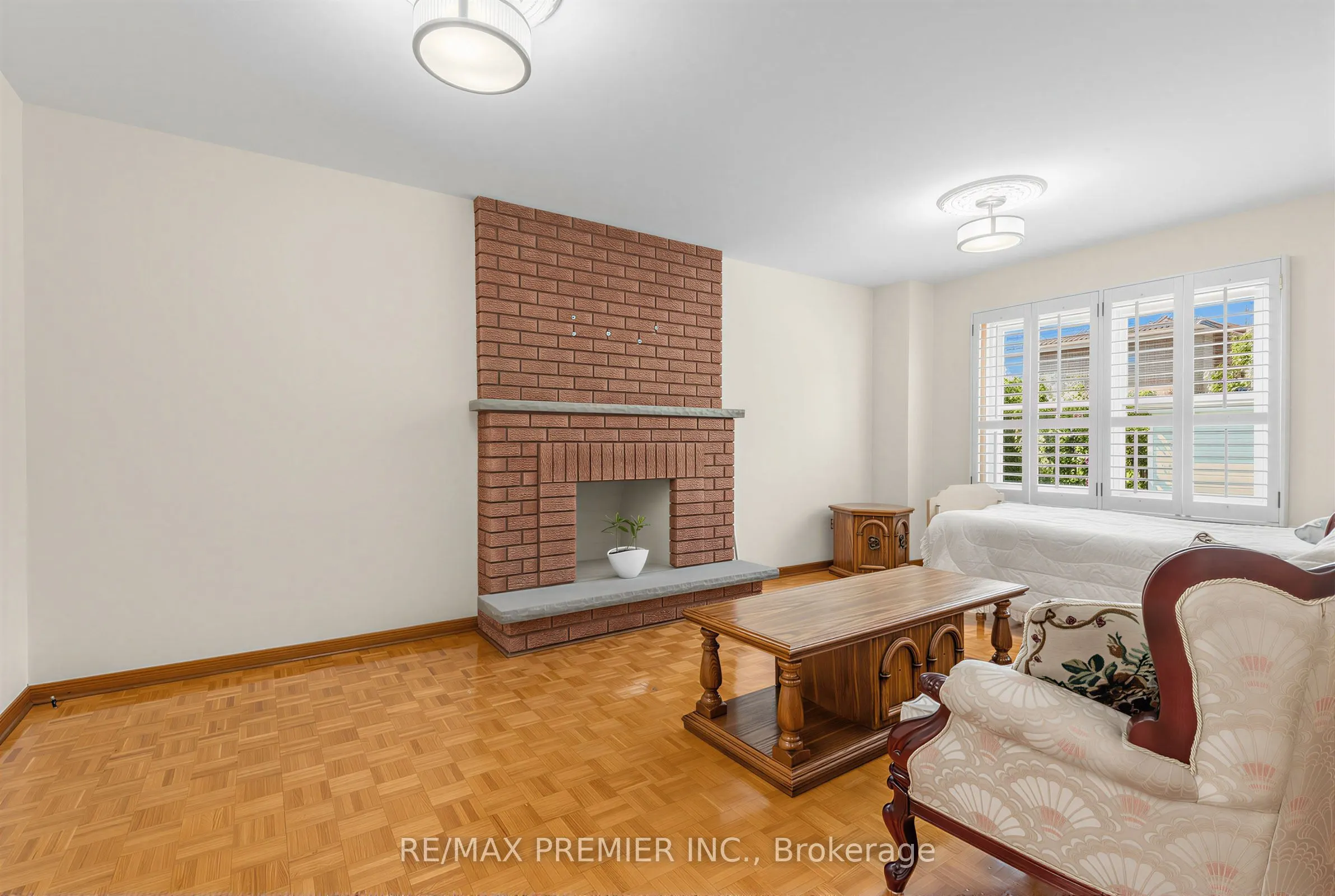42 Burgosa Court