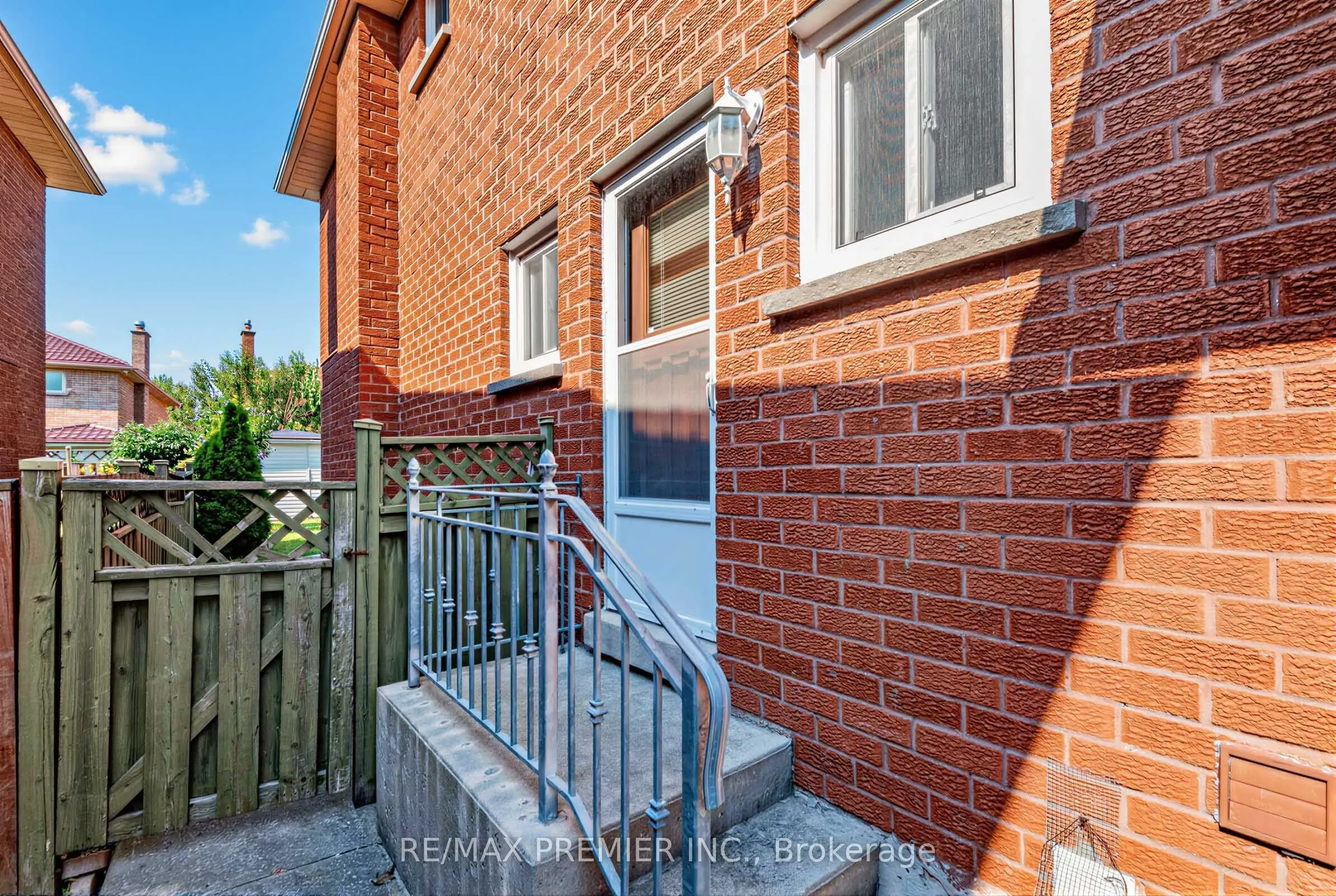 42 Burgosa Court