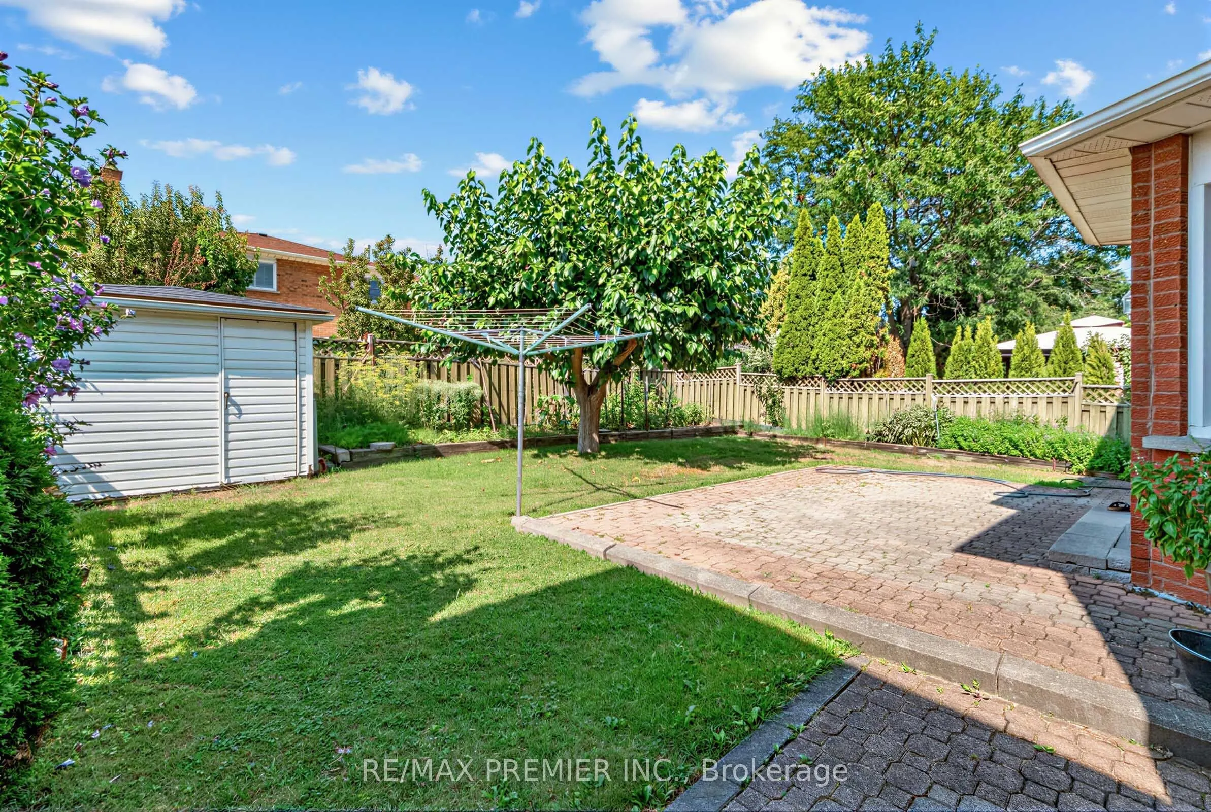 42 Burgosa Court