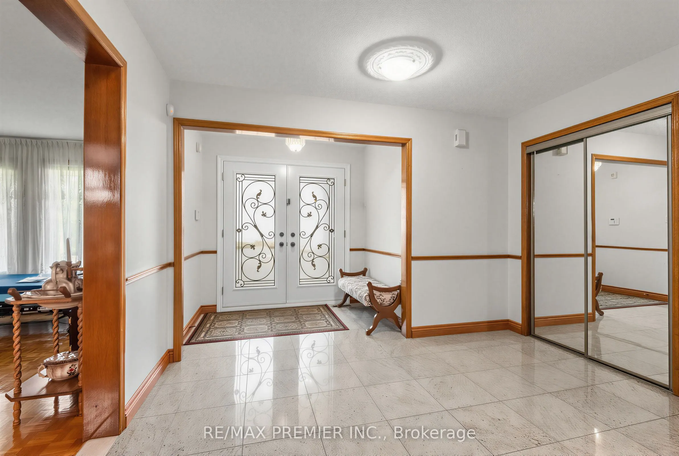 42 Burgosa Court