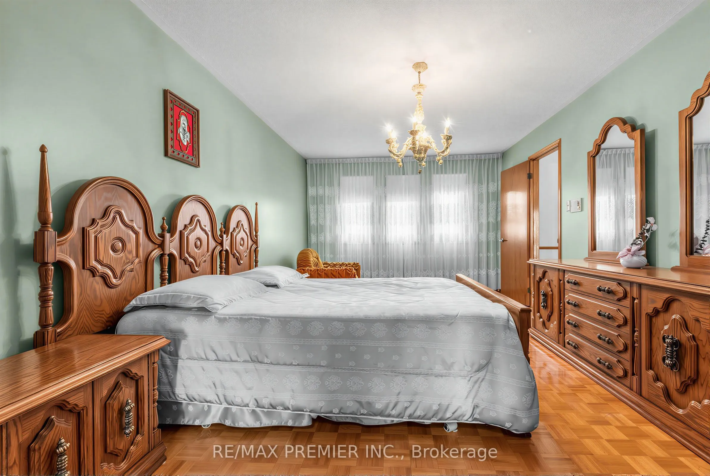 42 Burgosa Court