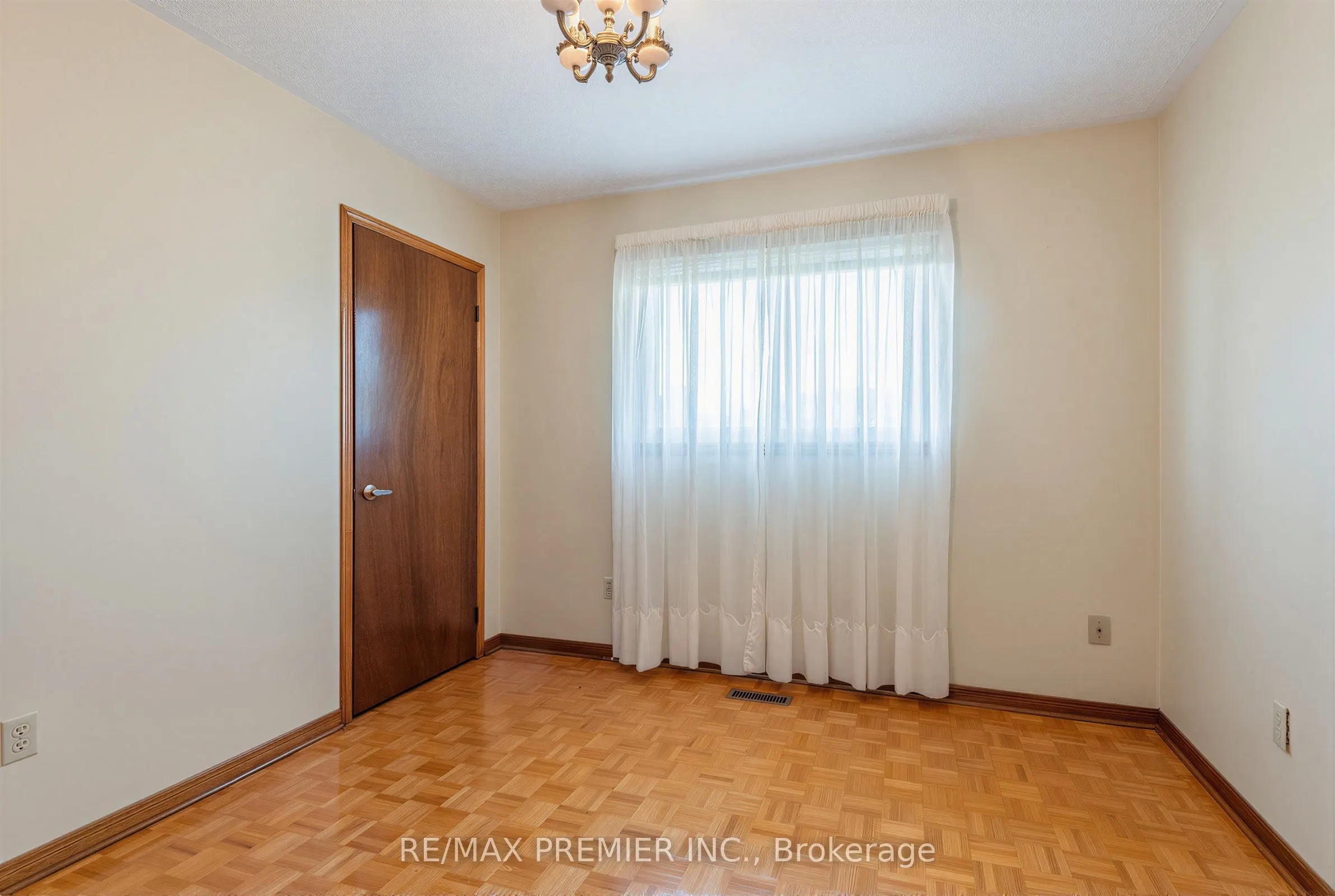42 Burgosa Court